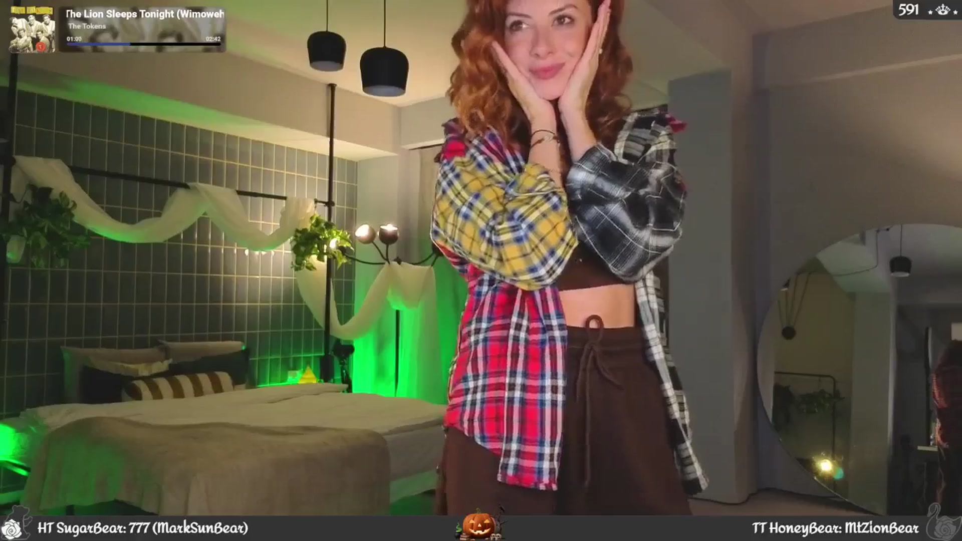 Gallery image thumbnail from JoBearr's myfreecams stream on, 10/19/2025, 20:54 image 19 of 20