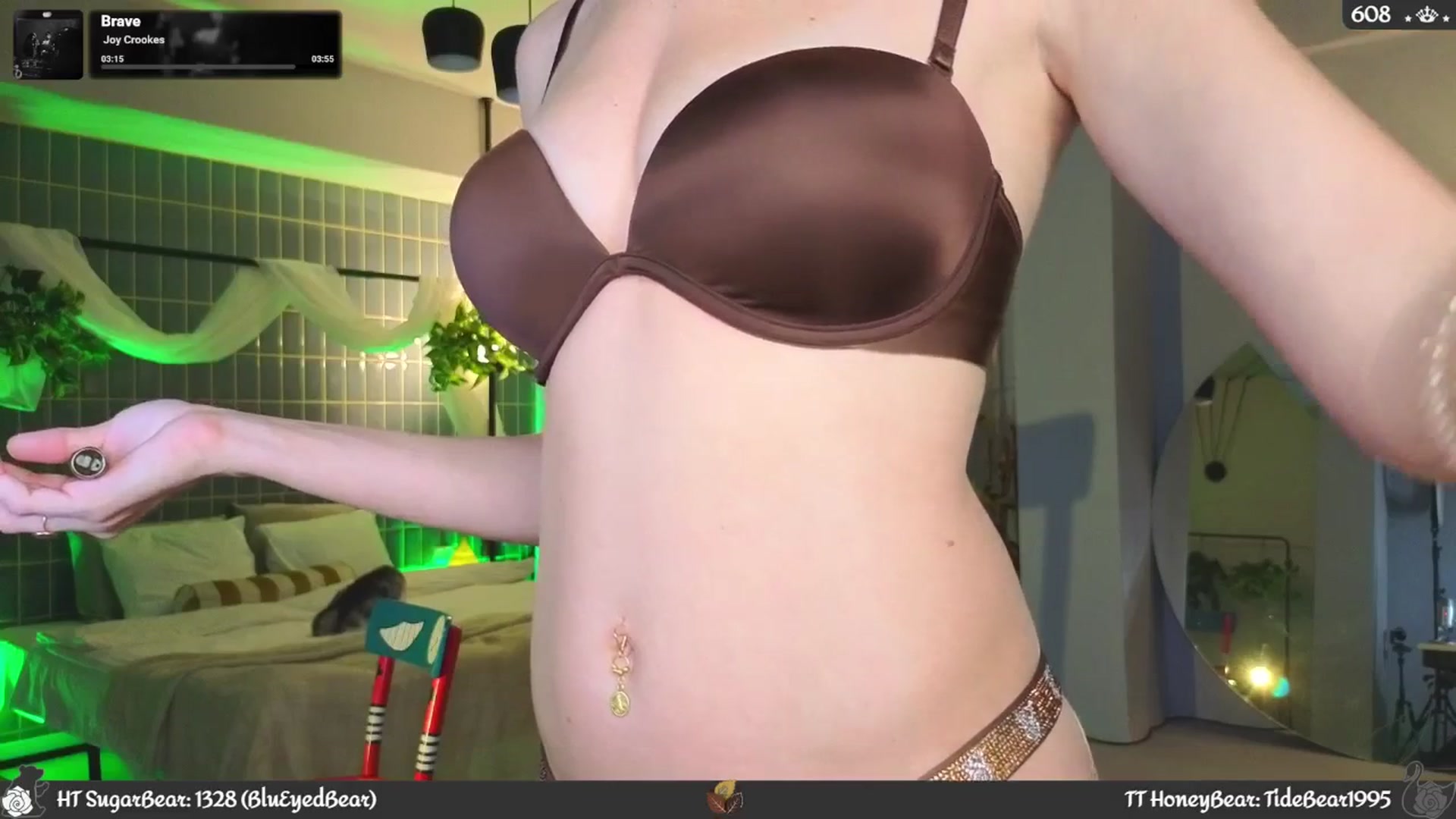 Gallery image thumbnail from JoBearr's myfreecams stream on, 11/21/2025, 22:29 image 14 of 20