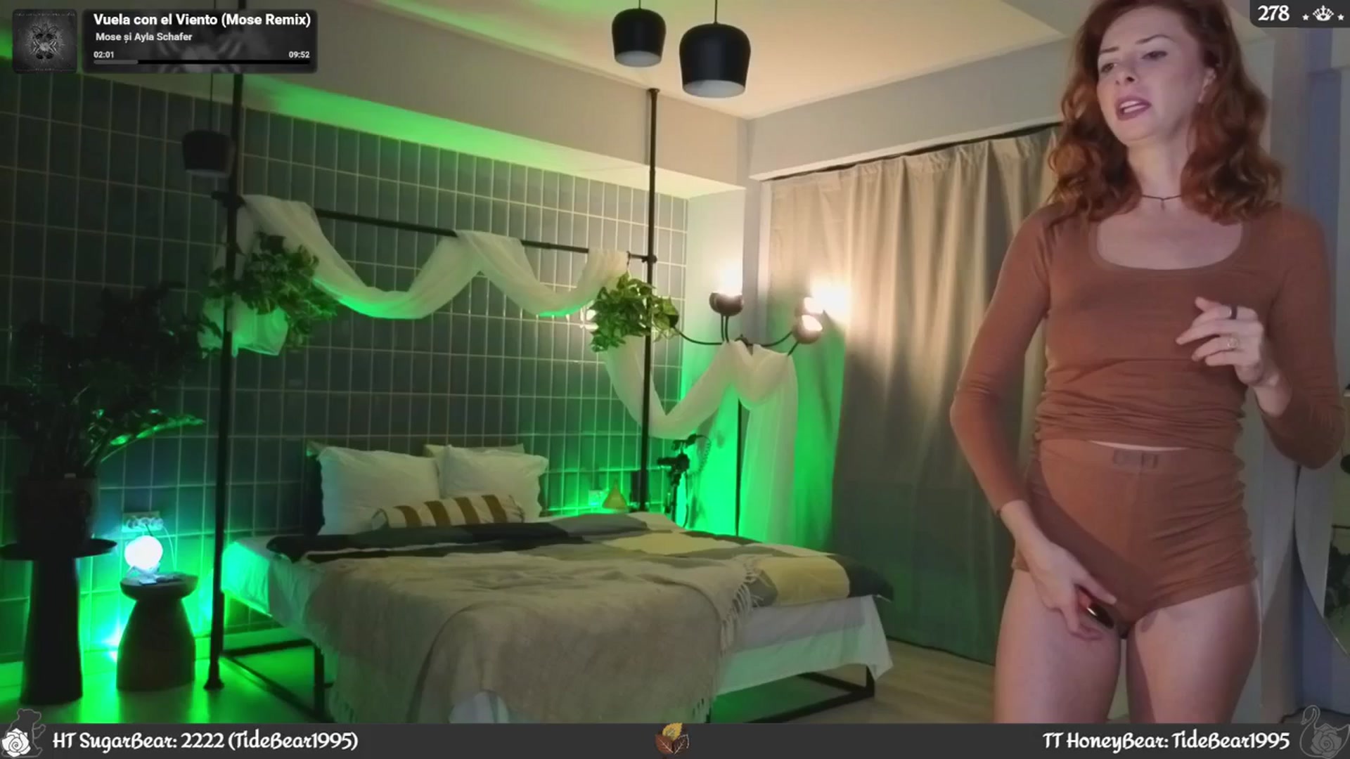 Gallery image thumbnail from JoBearr's myfreecams stream on, 11/30/2025, 03:09 image 12 of 20