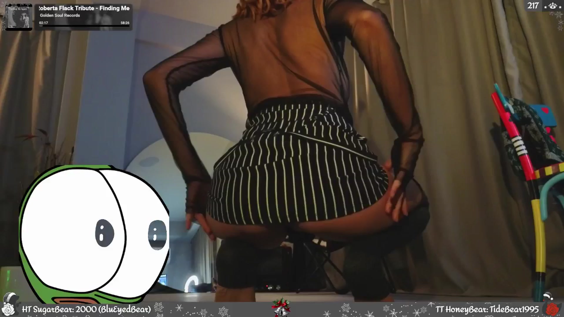 Gallery image thumbnail from JoBearr's myfreecams stream on, 12/14/2025, 24:04 image 14 of 20