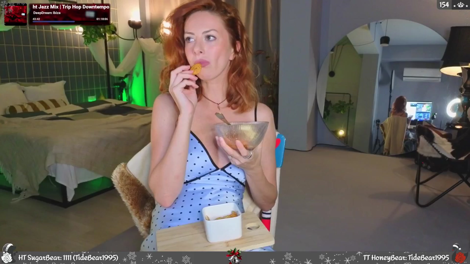 Gallery image thumbnail from JoBearr's myfreecams stream on, 12/15/2025, 24:38 image 3 of 20