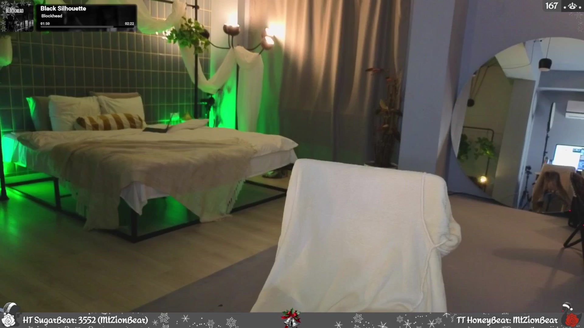 Gallery image thumbnail from JoBearr's myfreecams stream on, 12/25/2025, 24:19 image 8 of 20