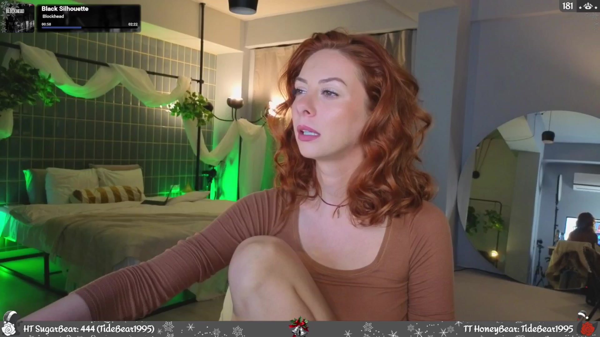 Gallery image thumbnail from JoBearr's myfreecams stream on, 12/25/2025, 24:19 image 2 of 20