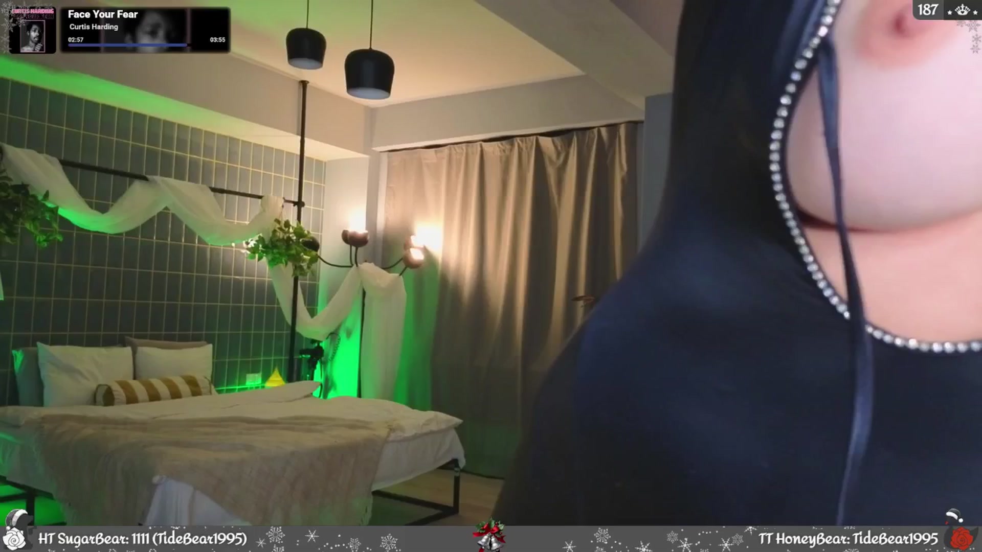 Gallery image thumbnail from JoBearr's myfreecams stream on, 12/31/2025, 24:35 image 10 of 20
