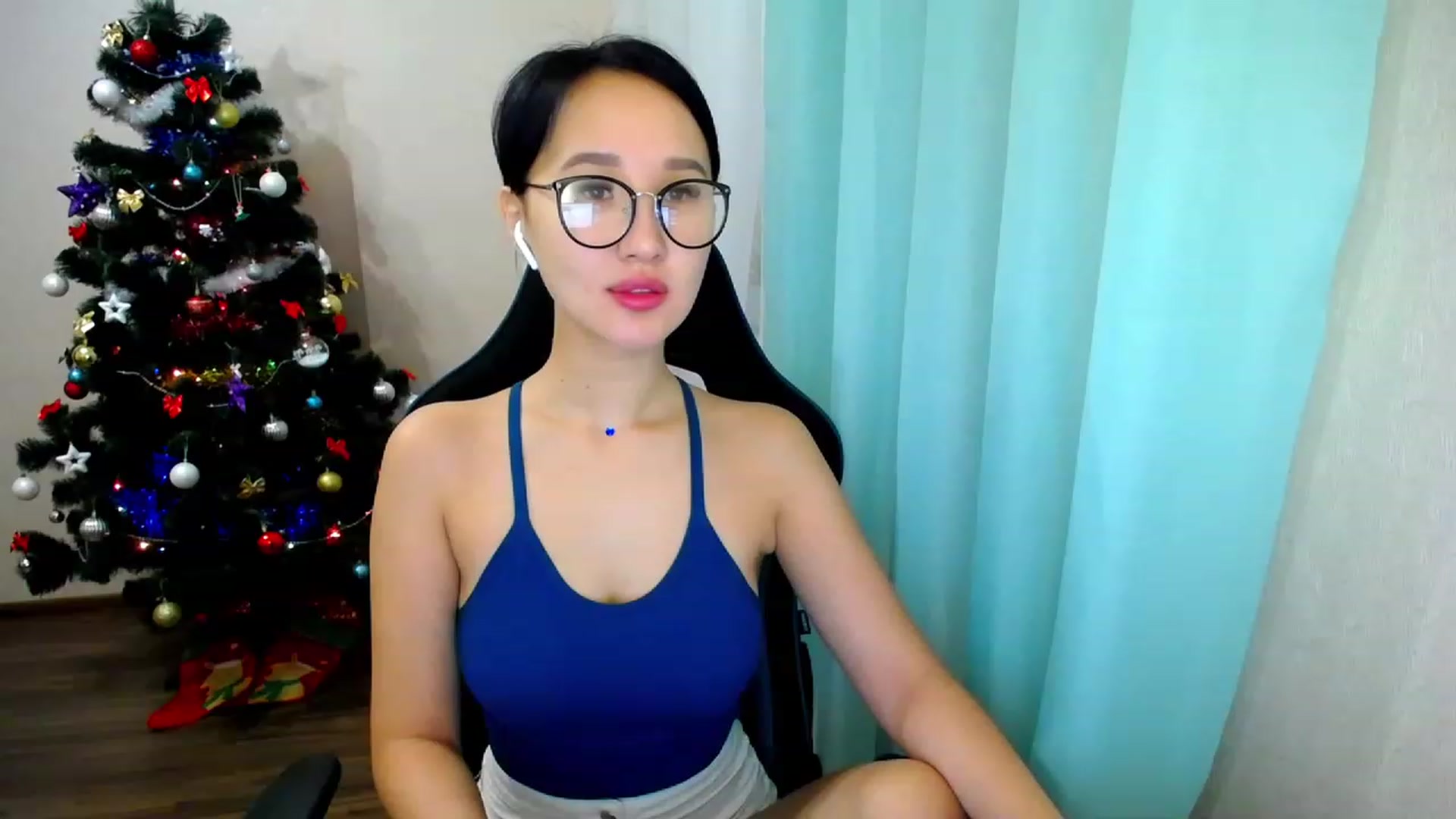 Gallery image thumbnail from JoKing_7's myfreecams stream on, 12/18/2022, 03:59 image 4 of 20