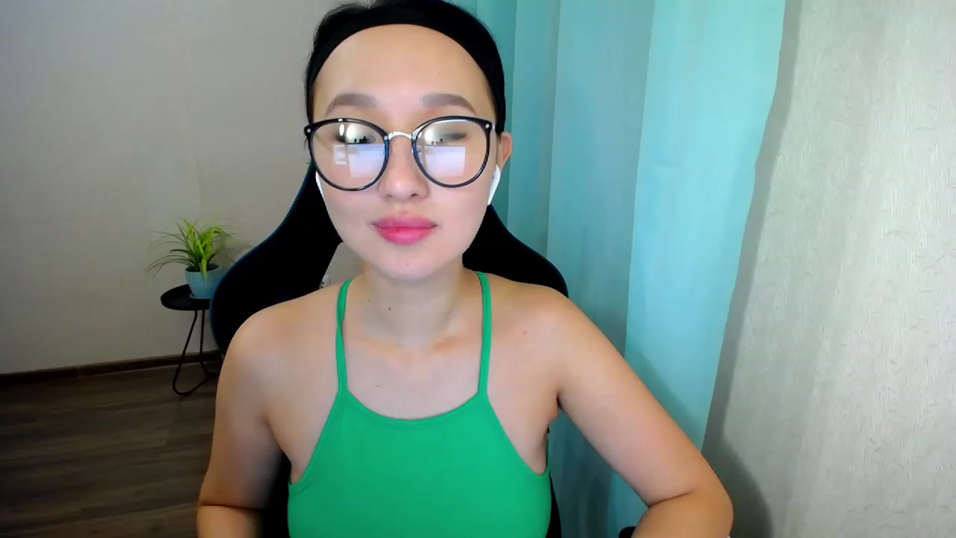 Gallery image thumbnail from JoKing_7's myfreecams stream on, 01/10/2023, 23:55 image 9 of 20