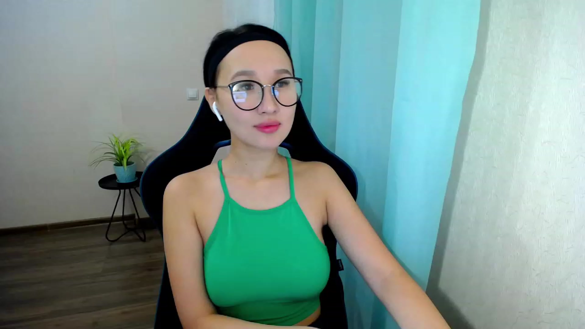 Gallery image thumbnail from JoKing_7's myfreecams stream on, 01/10/2023, 23:55 image 5 of 20