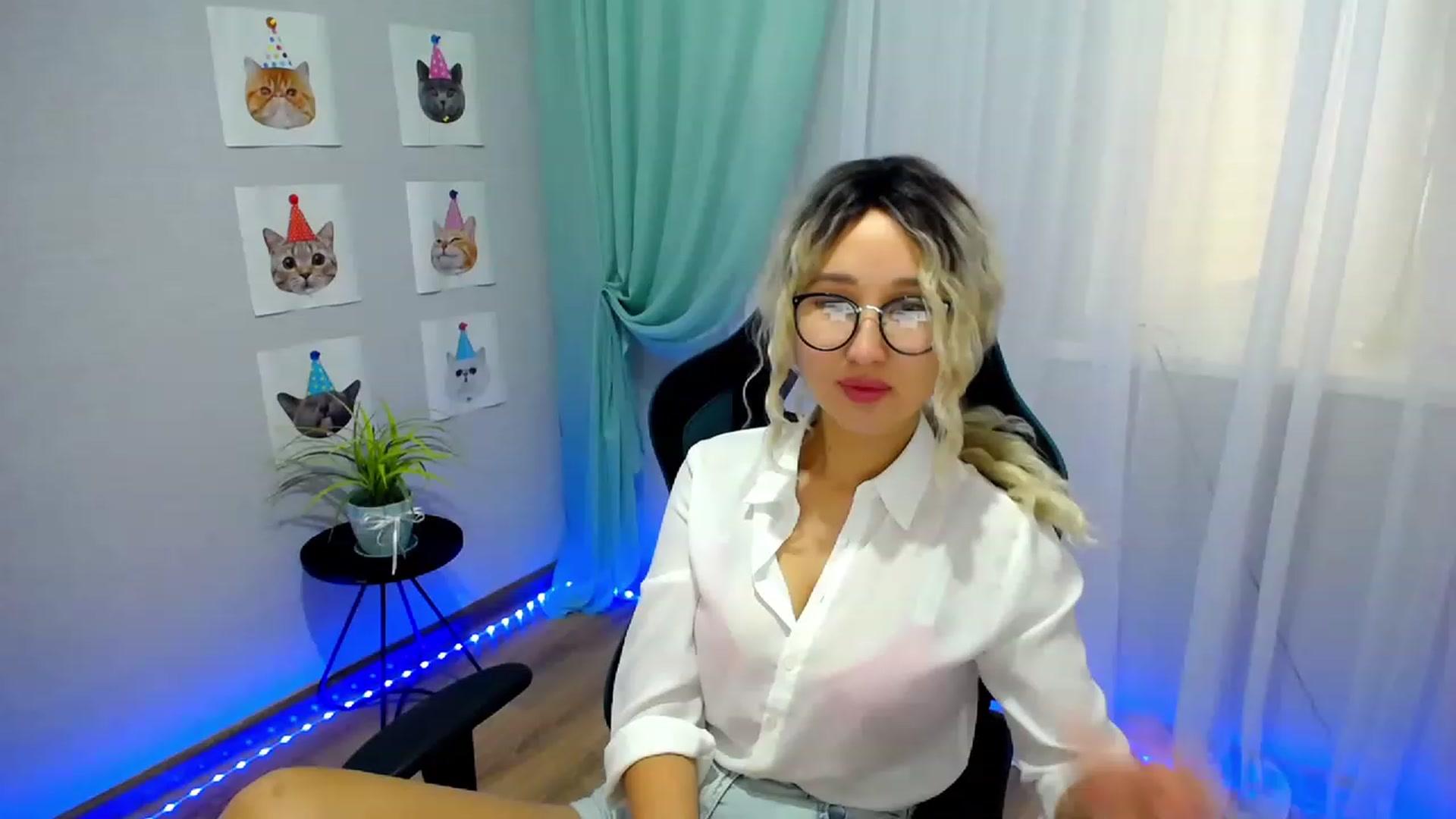 Gallery image thumbnail from JoKing_7's myfreecams stream on, 06/03/2023, 03:36 image 1 of 20