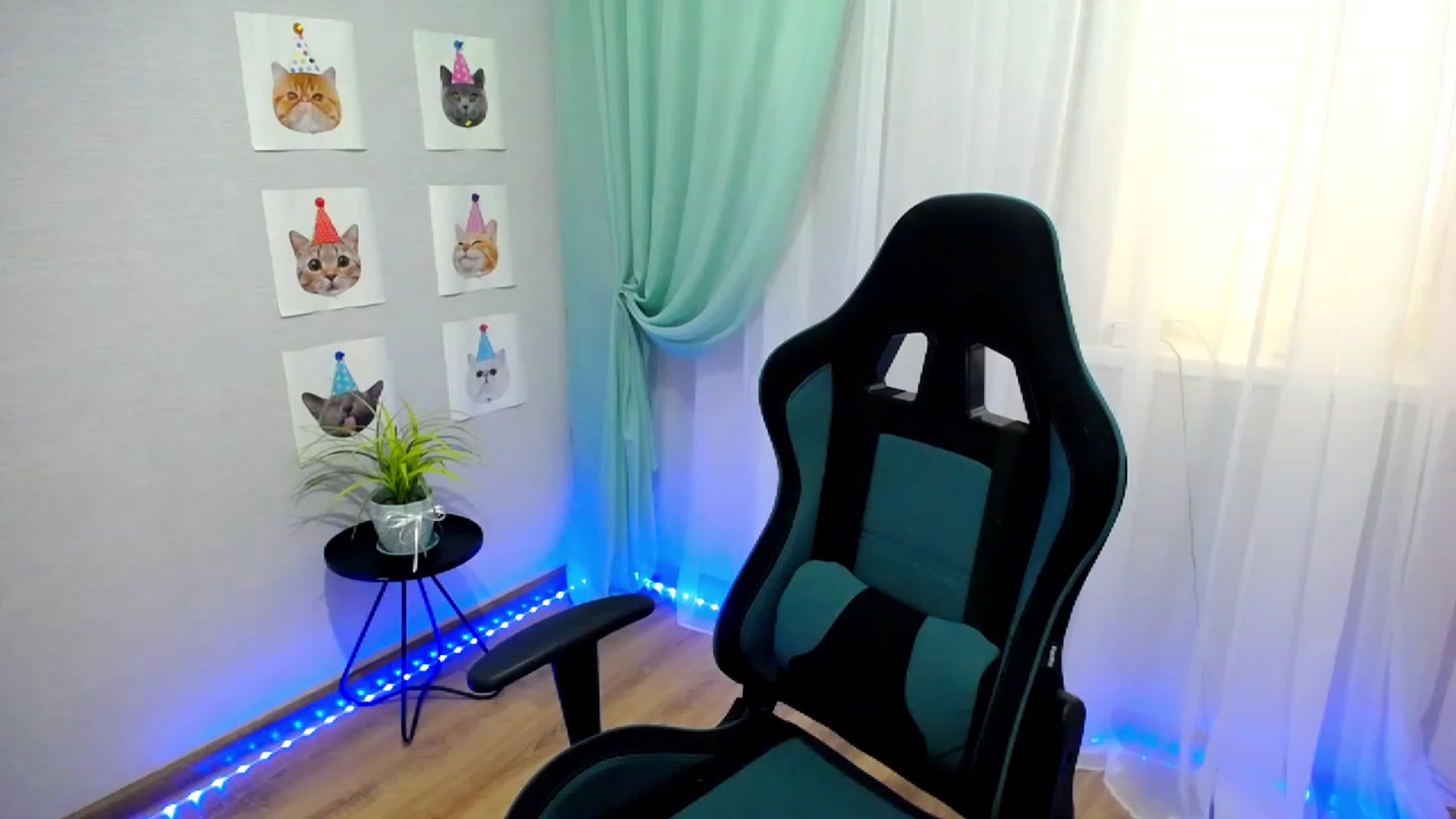 Gallery image thumbnail from JoKing_7's myfreecams stream on, 06/05/2023, 04:34 image 16 of 20