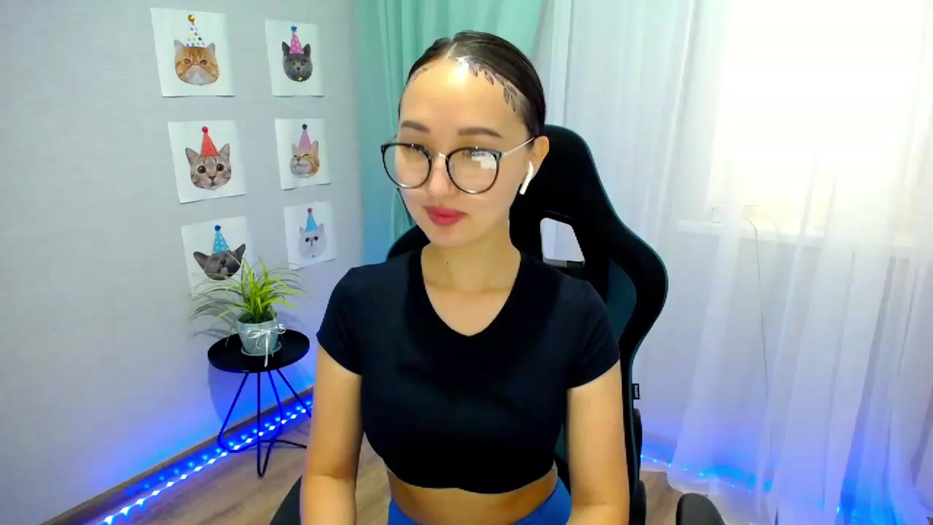 Gallery image thumbnail from JoKing_7's myfreecams stream on, 06/05/2023, 04:34 image 18 of 20