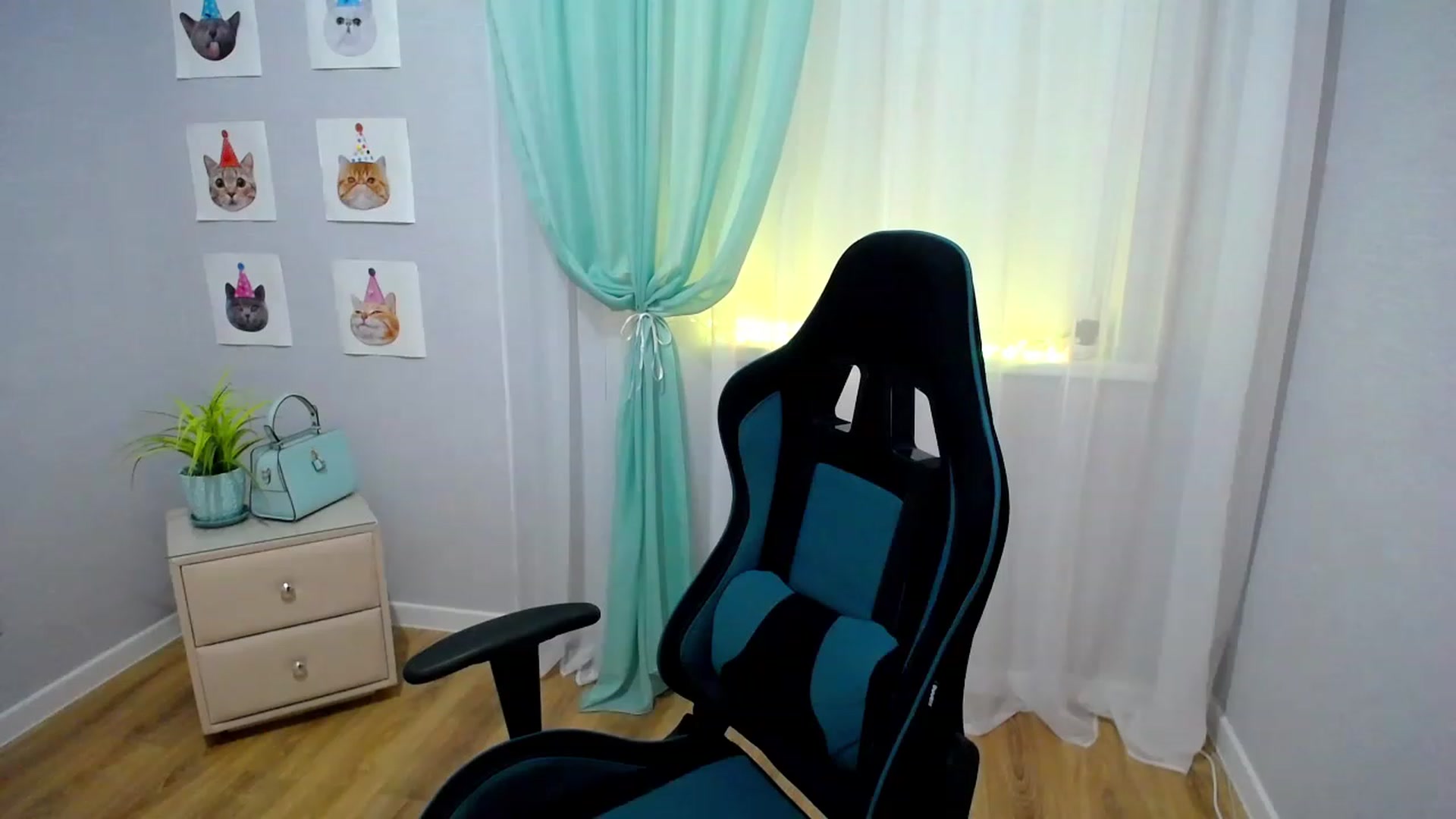 Gallery image thumbnail from JoKing_7's myfreecams stream on, 08/11/2023, 02:49 image 16 of 20