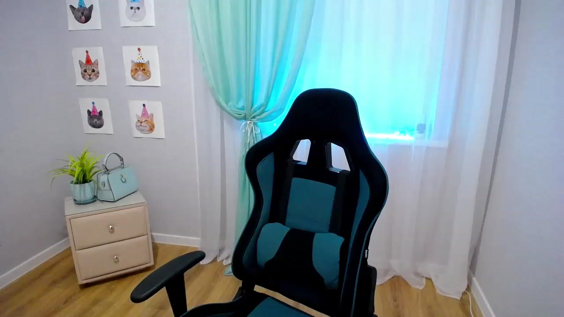 Gallery image thumbnail from JoKing_7's myfreecams stream on, 08/11/2023, 02:49 image 15 of 20
