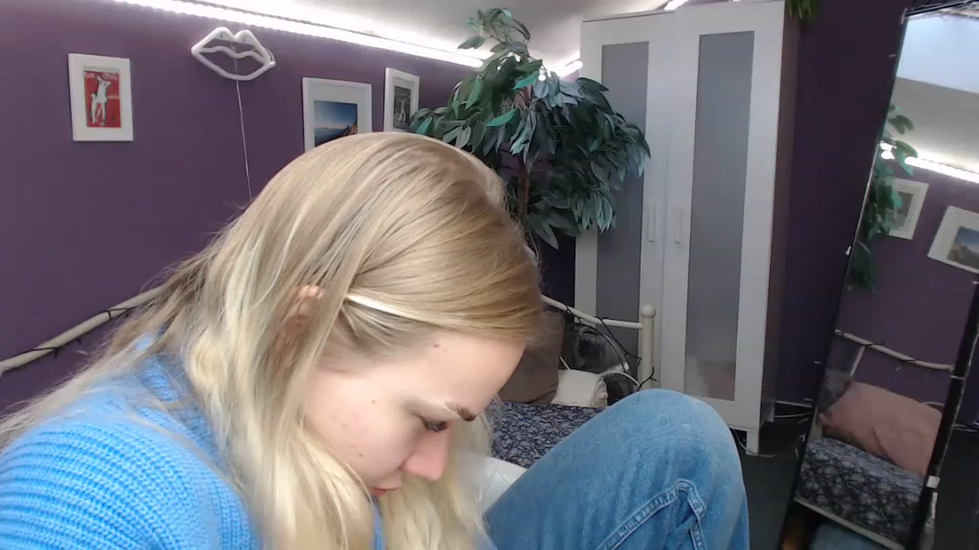 Gallery image thumbnail from JoanQueen's myfreecams stream on, 12/05/2022, 11:10 image 4 of 20