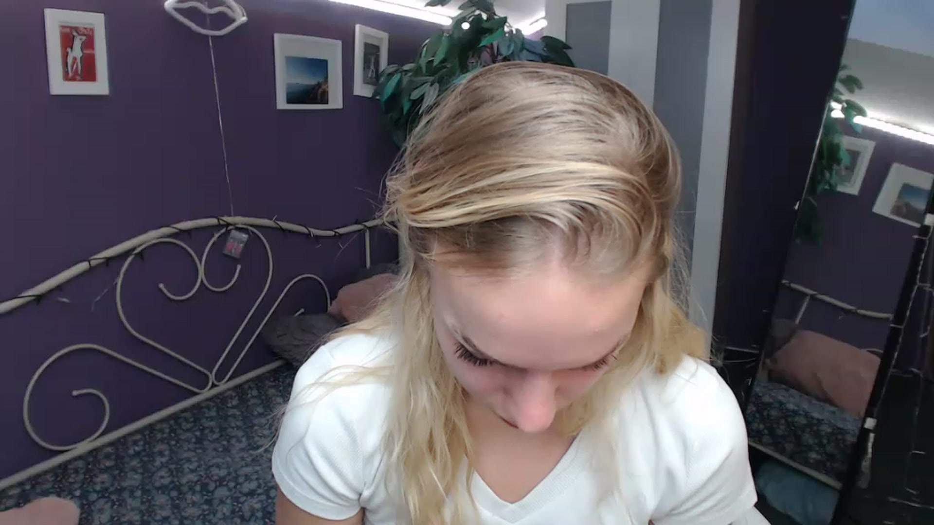 Gallery image thumbnail from JoanQueen's myfreecams stream on, 12/05/2022, 13:06 image 20 of 20