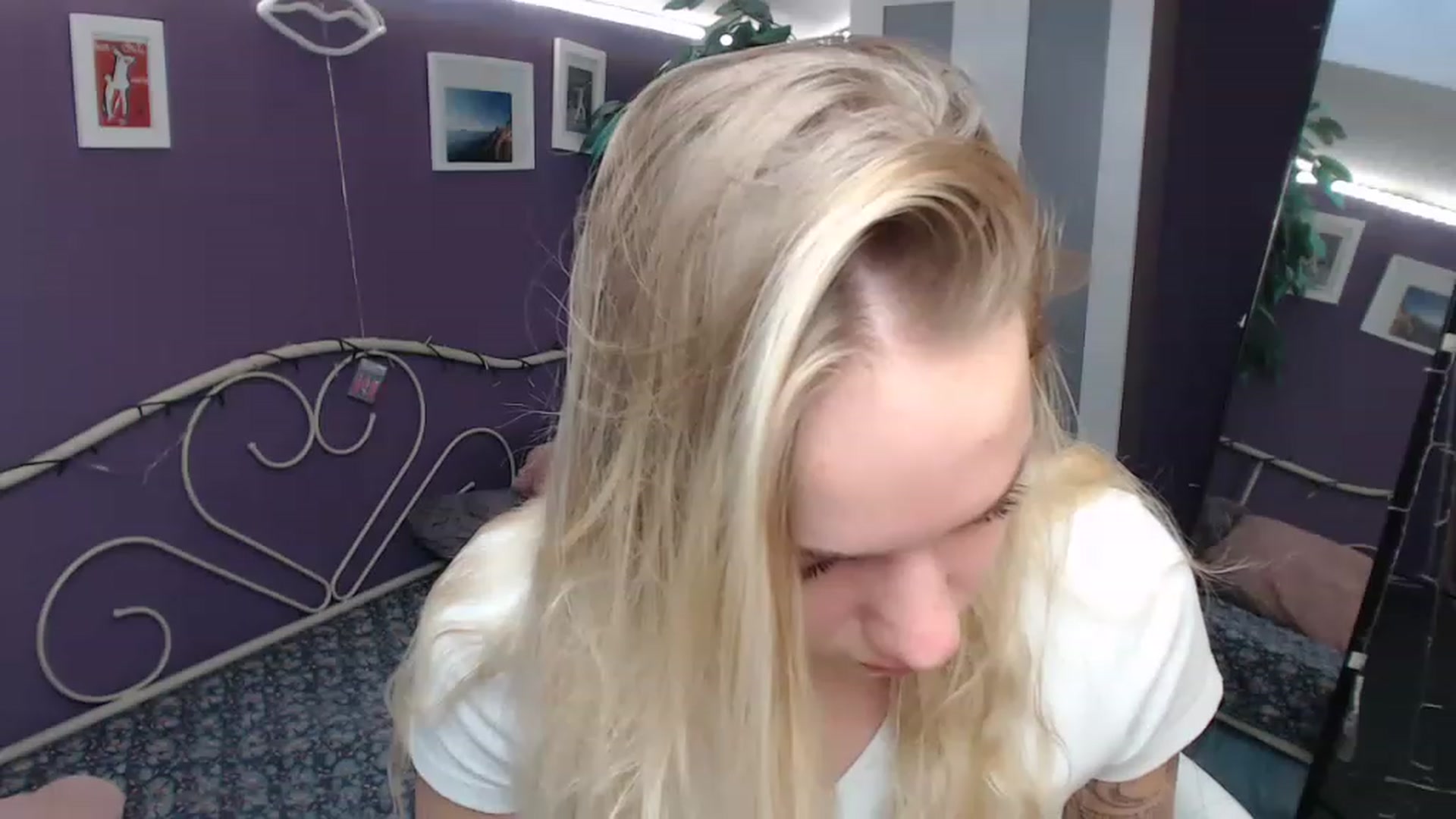 Gallery image thumbnail from JoanQueen's myfreecams stream on, 12/05/2022, 13:06 image 9 of 20