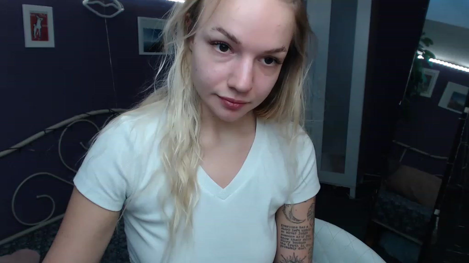 Gallery image thumbnail from JoanQueen's myfreecams stream on, 12/05/2022, 13:06 image 17 of 20