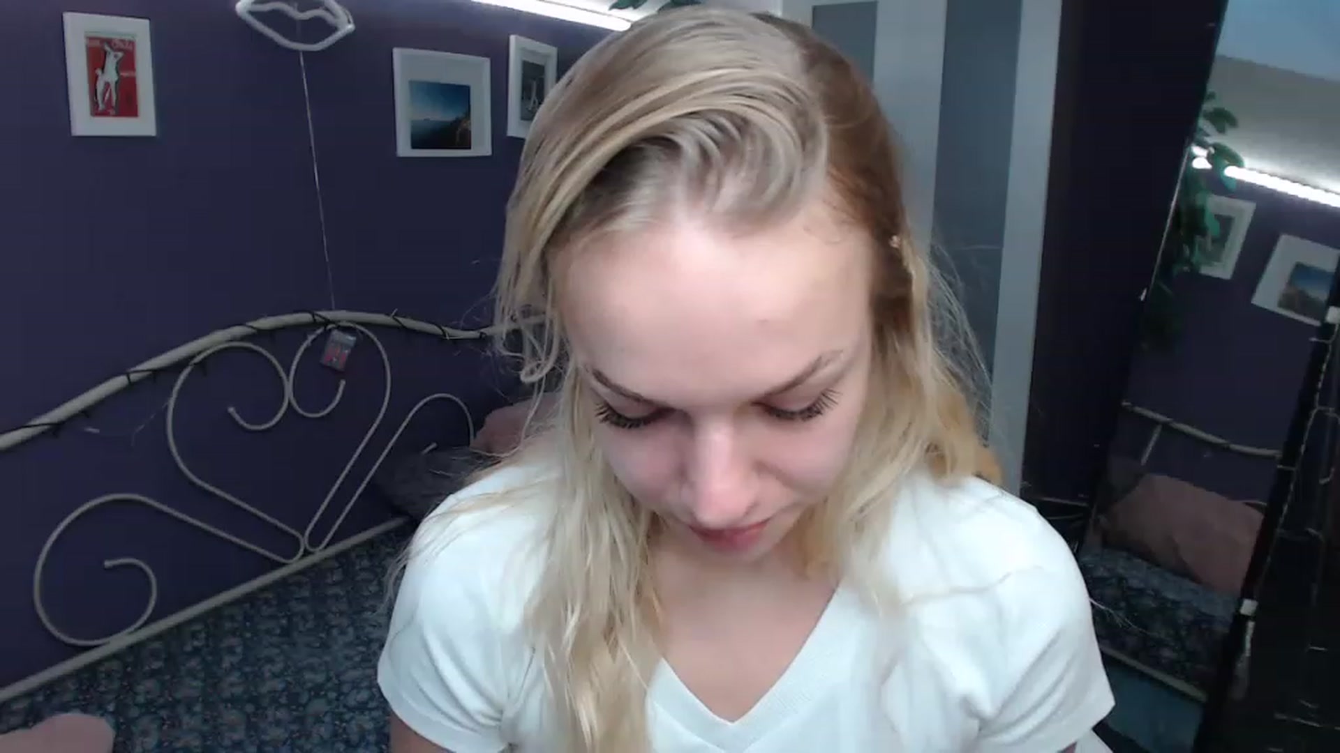 Gallery image thumbnail from JoanQueen's myfreecams stream on, 12/05/2022, 13:06 image 18 of 20