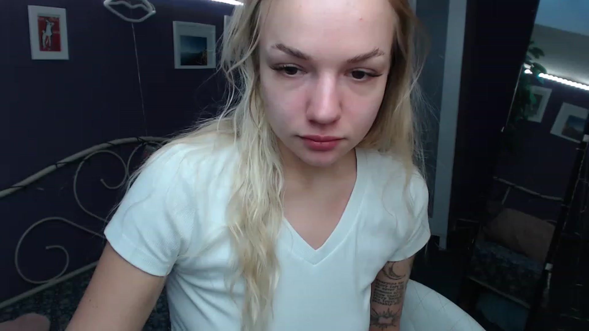 Gallery image thumbnail from JoanQueen's myfreecams stream on, 12/05/2022, 13:06 image 16 of 20