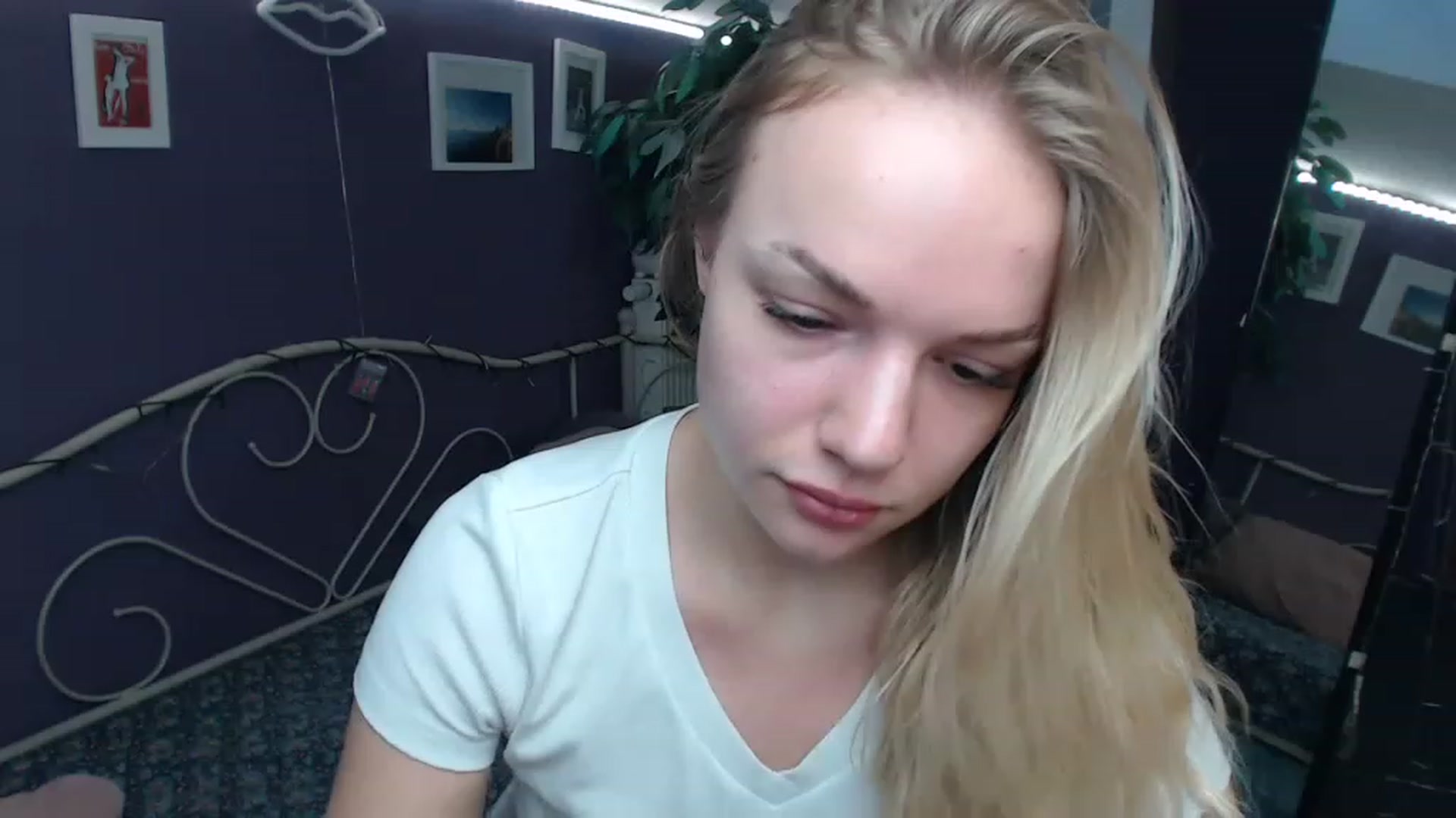 Gallery image thumbnail from JoanQueen's myfreecams stream on, 12/05/2022, 13:06 image 2 of 20