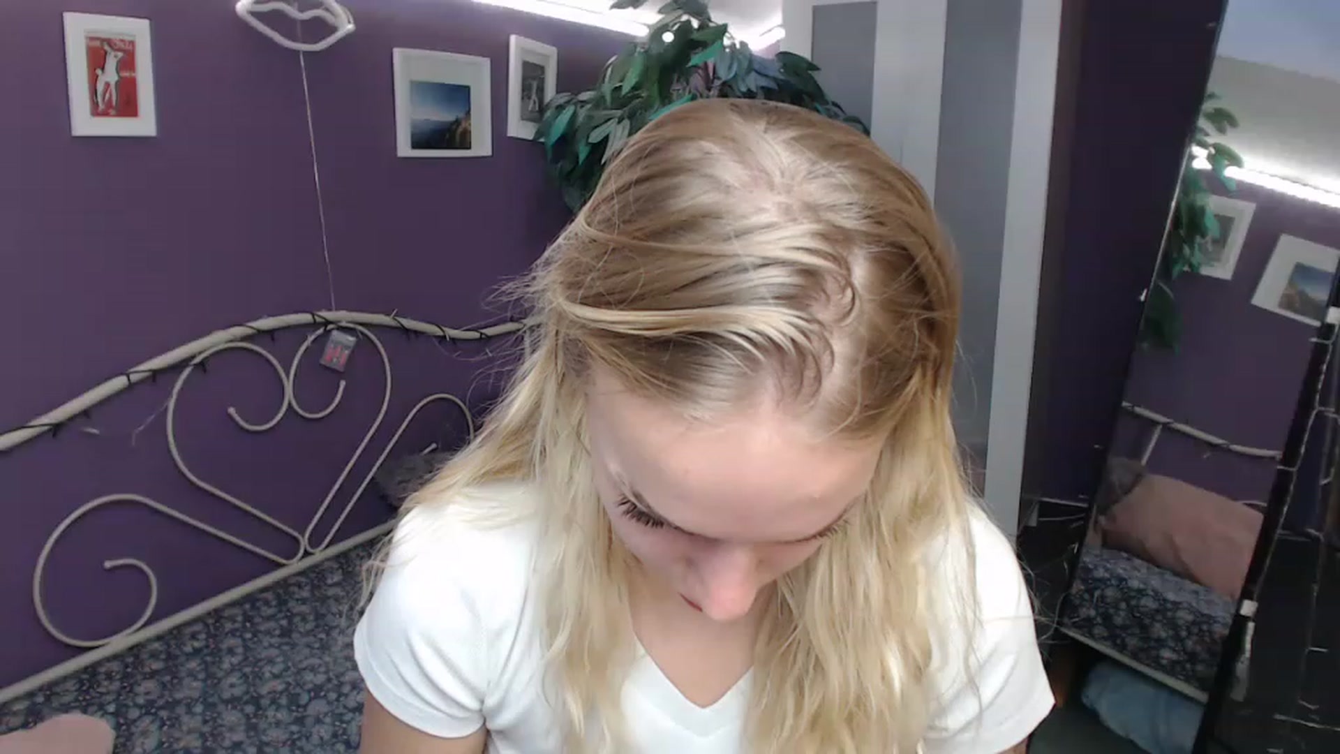 Gallery image thumbnail from JoanQueen's myfreecams stream on, 12/05/2022, 13:26 image 1 of 20