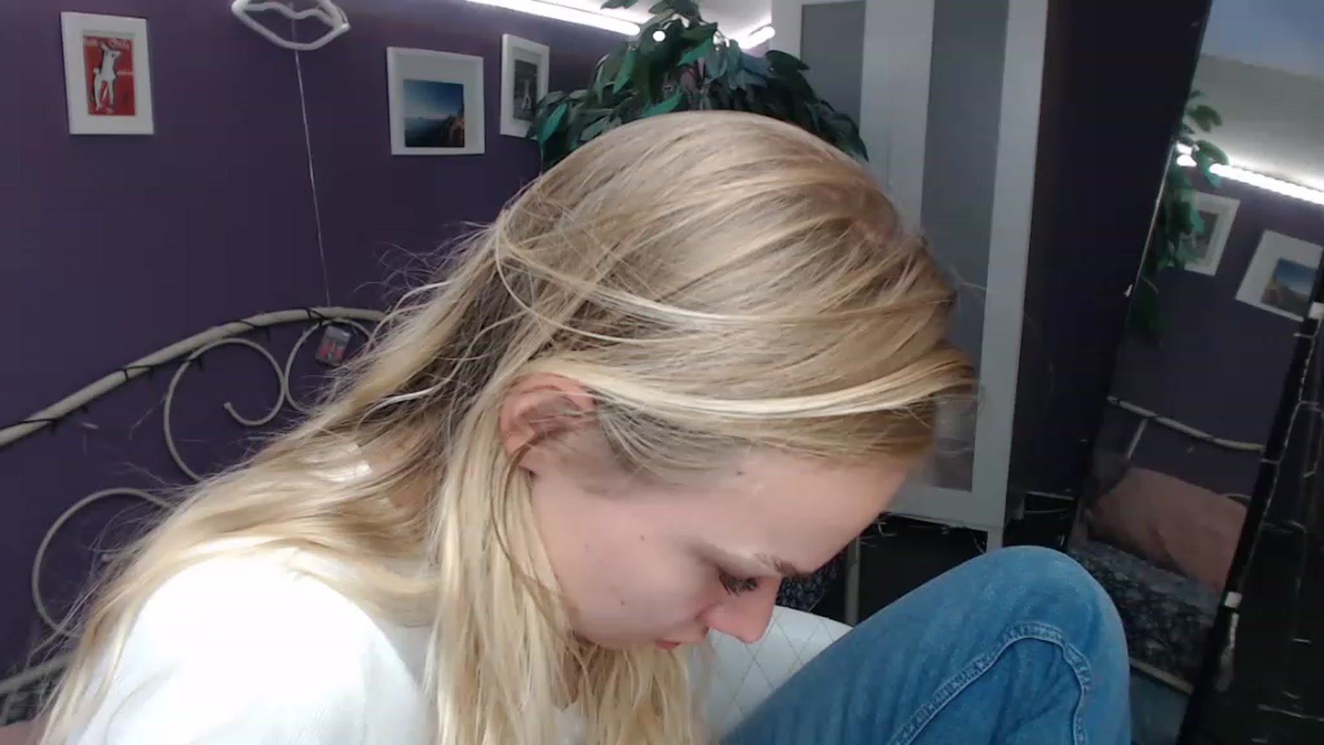 Gallery image thumbnail from JoanQueen's myfreecams stream on, 12/05/2022, 13:26 image 18 of 20
