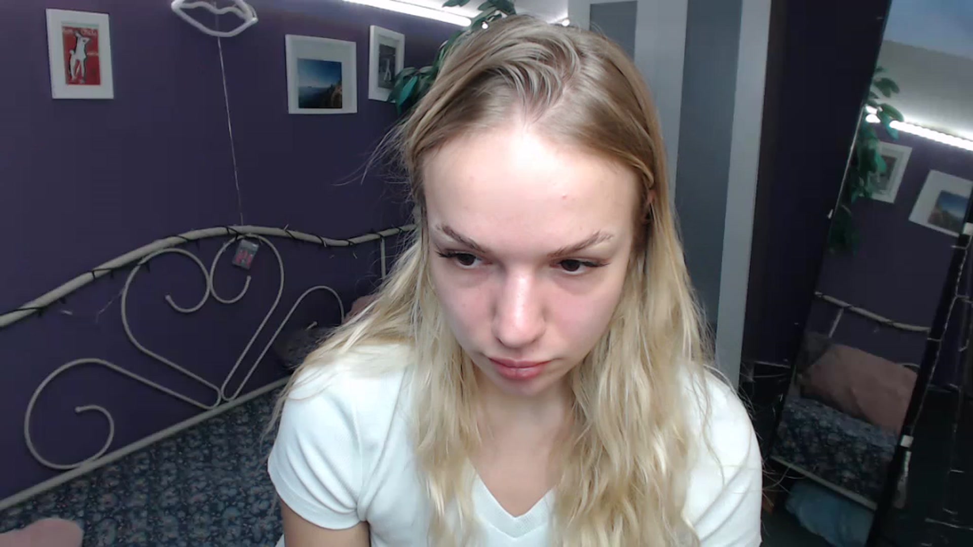 Gallery image thumbnail from JoanQueen's myfreecams stream on, 12/05/2022, 13:26 image 10 of 20