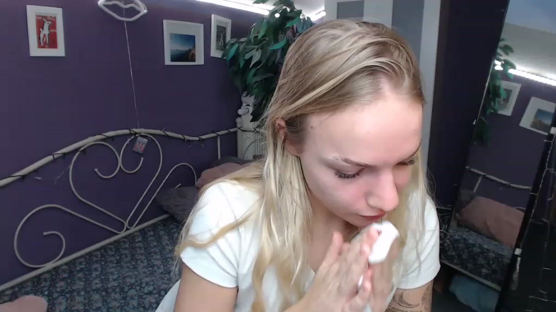 Gallery image thumbnail from JoanQueen's myfreecams stream on, 12/05/2022, 13:26 image 14 of 20