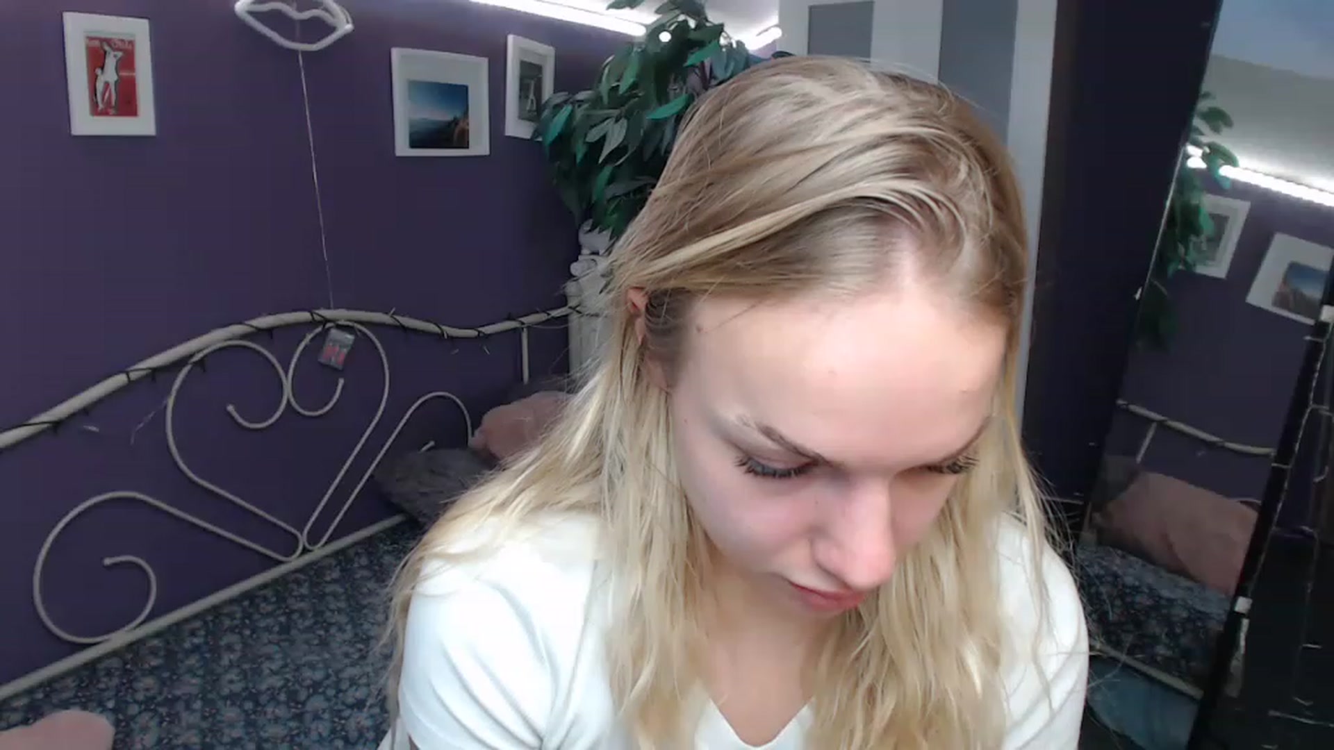 Gallery image thumbnail from JoanQueen's myfreecams stream on, 12/05/2022, 13:26 image 7 of 20