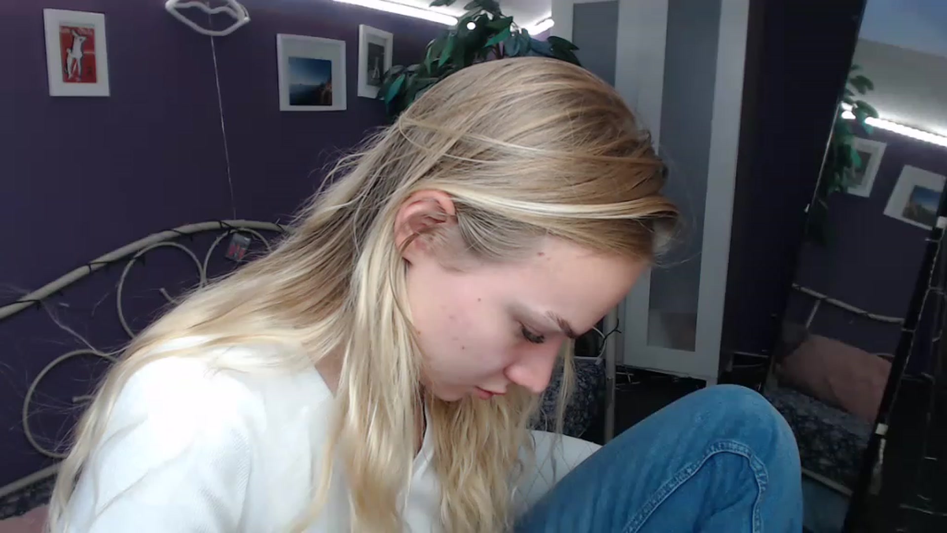Gallery image thumbnail from JoanQueen's myfreecams stream on, 12/05/2022, 13:26 image 17 of 20