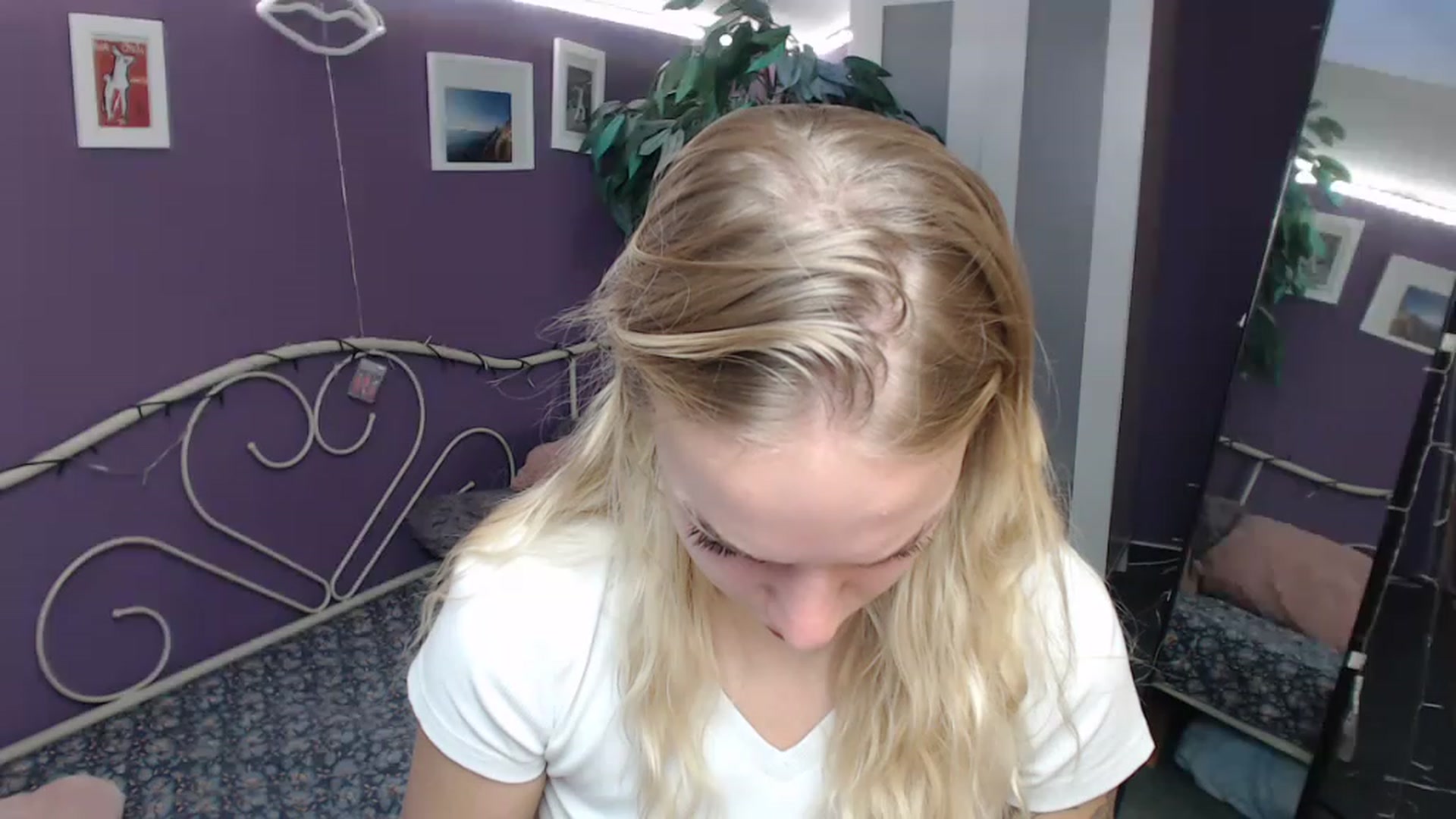 Gallery image thumbnail from JoanQueen's myfreecams stream on, 12/05/2022, 13:26 image 5 of 20