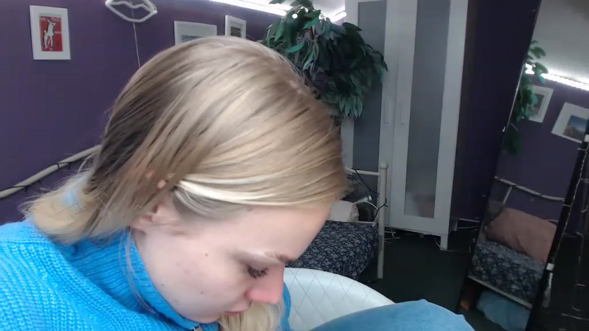 Gallery image thumbnail from JoanQueen's myfreecams stream on, 12/05/2022, 14:42 image 20 of 20