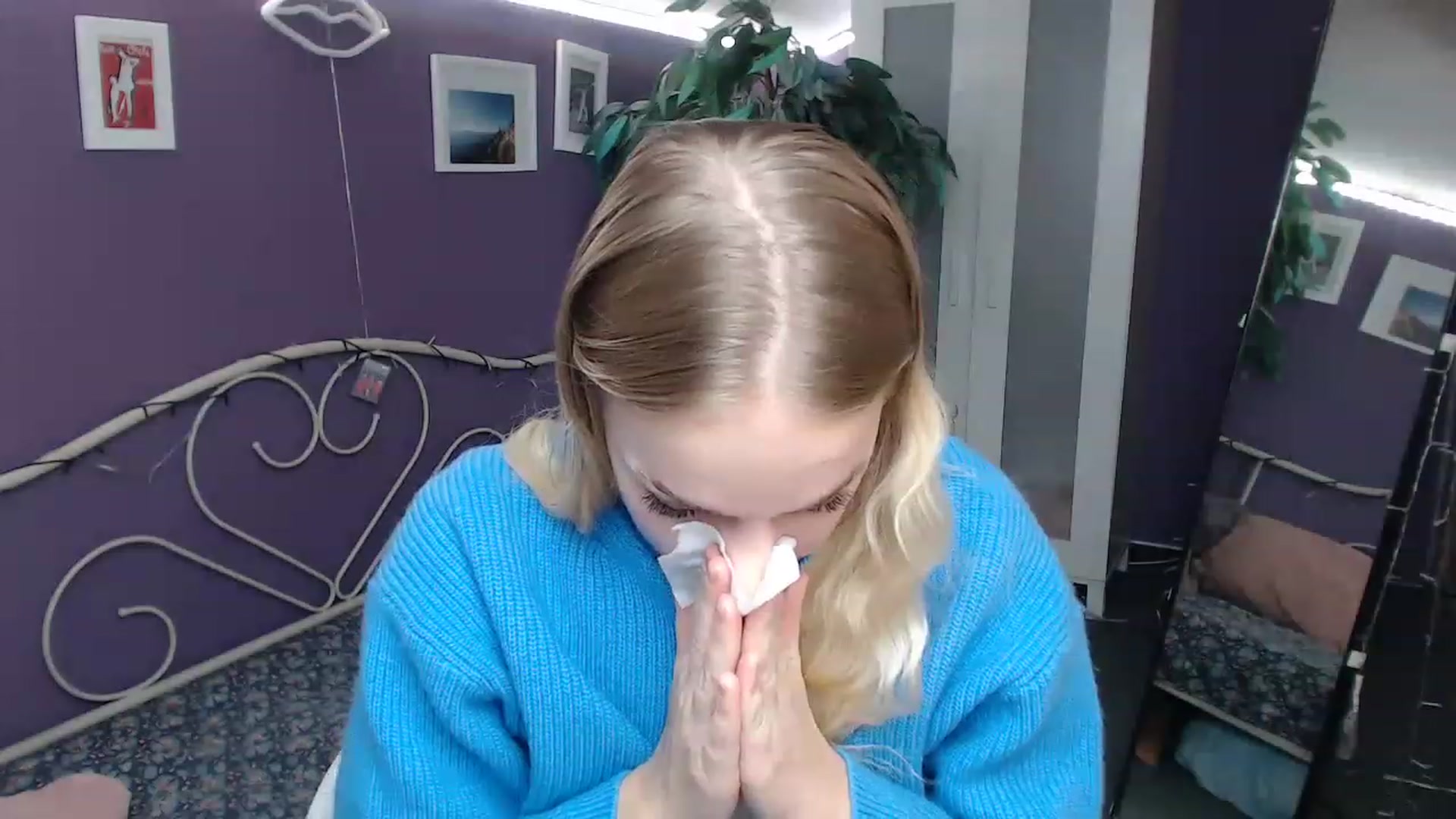 Gallery image thumbnail from JoanQueen's myfreecams stream on, 12/05/2022, 15:04 image 12 of 20