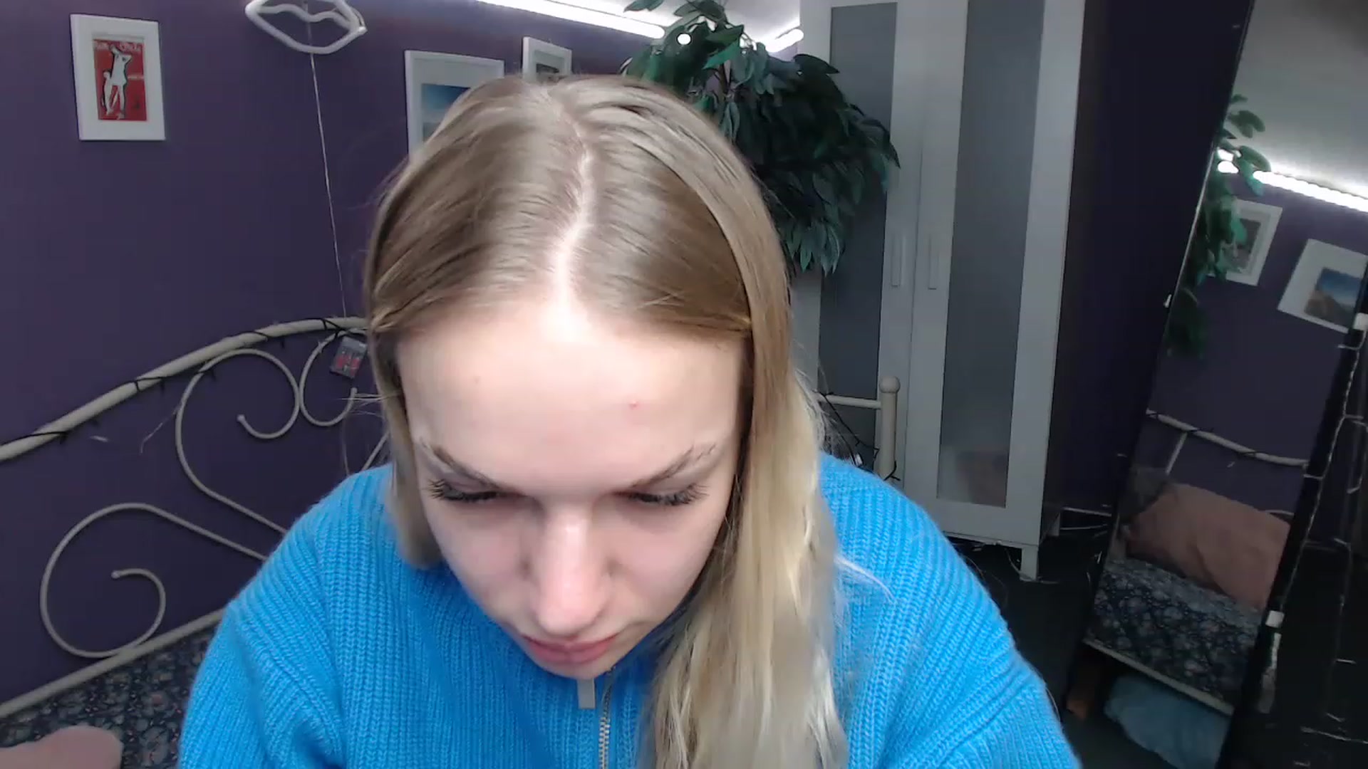 Gallery image thumbnail from JoanQueen's myfreecams stream on, 12/05/2022, 15:04 image 4 of 20