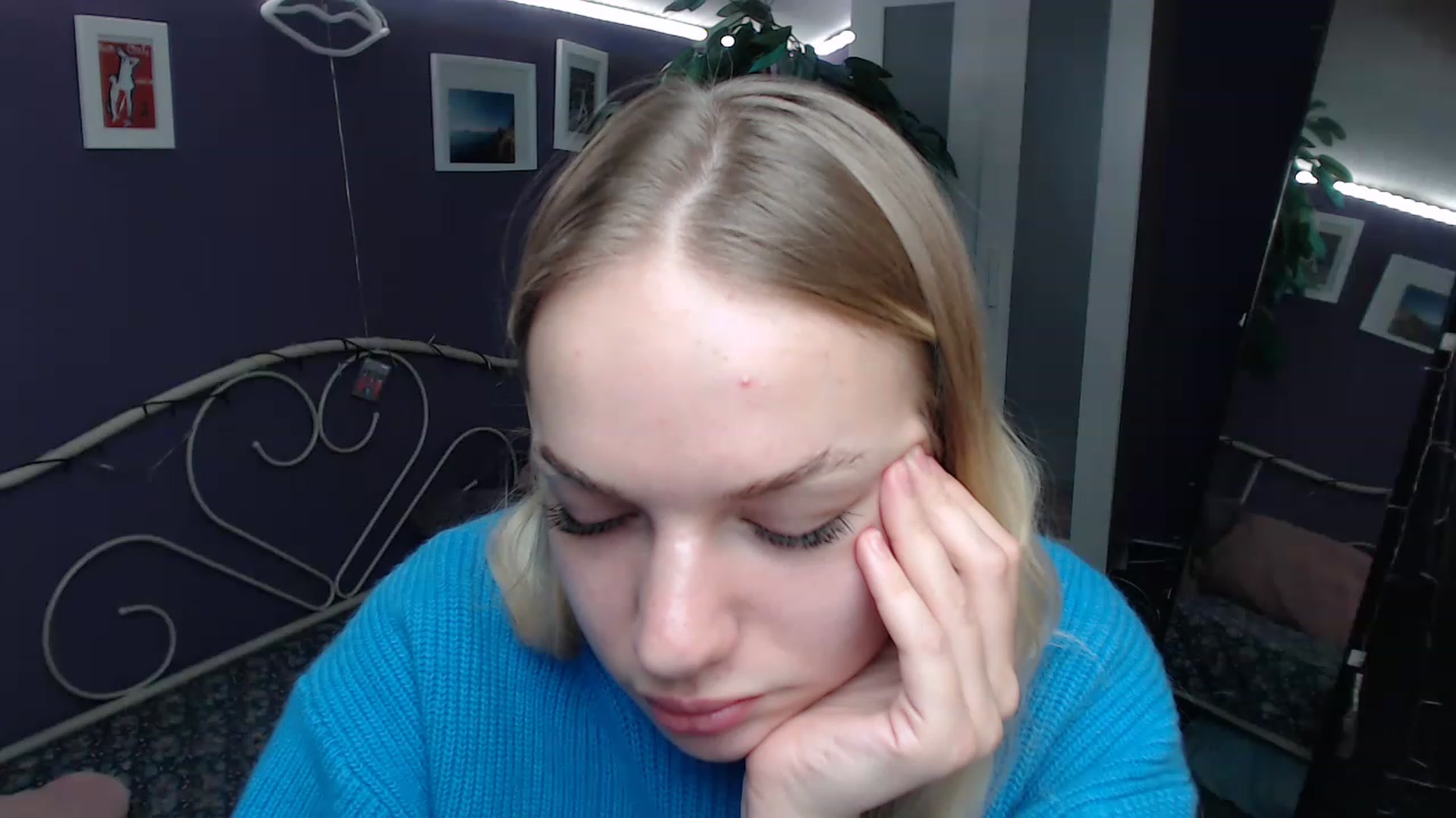 Gallery image thumbnail from JoanQueen's myfreecams stream on, 12/05/2022, 15:04 image 6 of 20