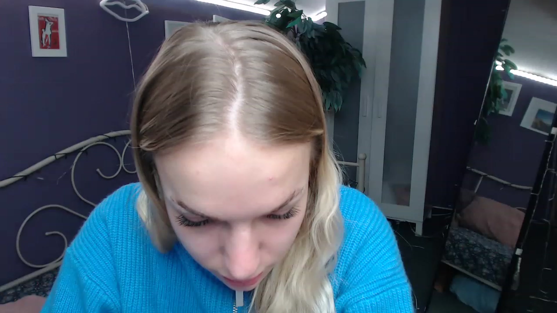 Gallery image thumbnail from JoanQueen's myfreecams stream on, 12/05/2022, 15:04 image 13 of 20