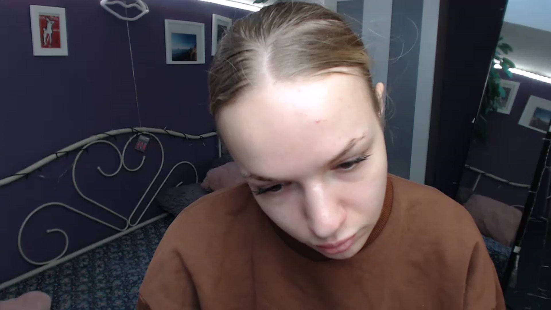 Gallery image thumbnail from JoanQueen's myfreecams stream on, 12/06/2022, 09:41 image 14 of 20