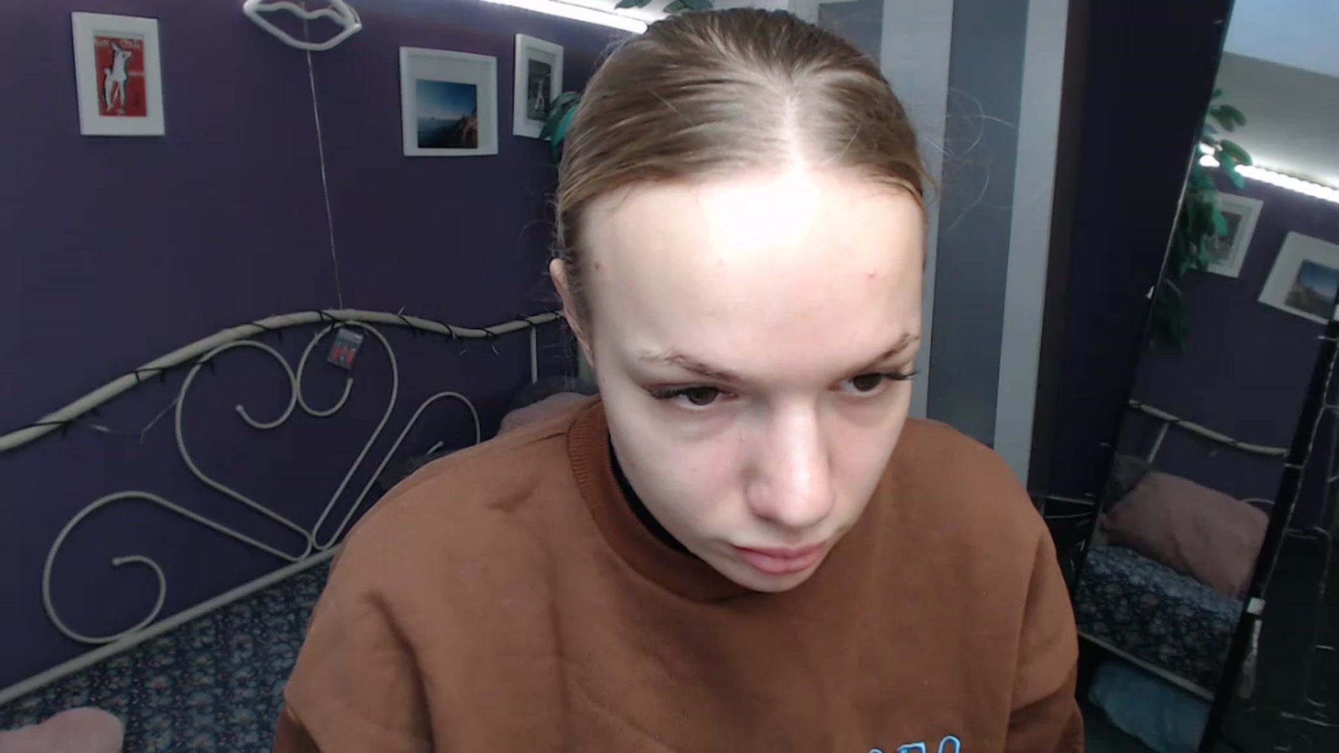 Gallery image thumbnail from JoanQueen's myfreecams stream on, 12/06/2022, 09:41 image 11 of 20
