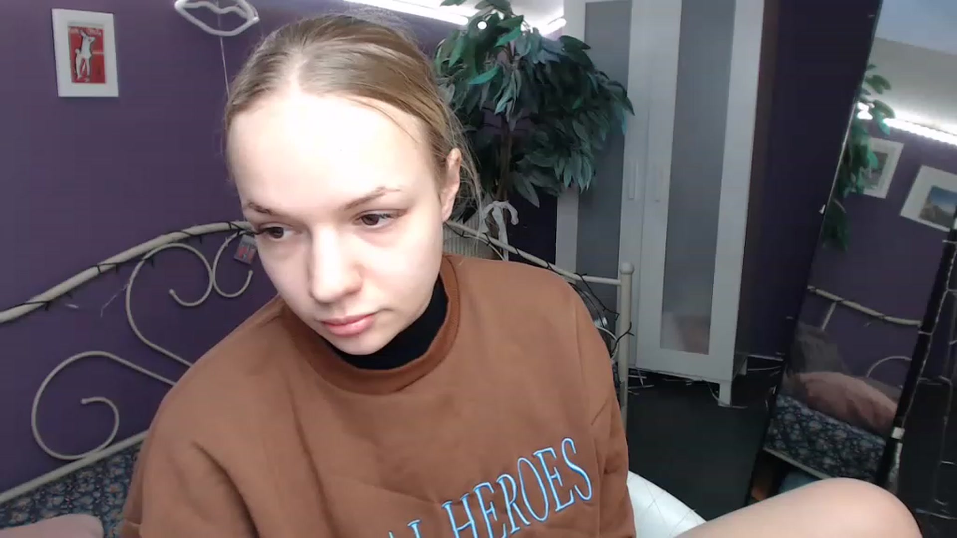 Gallery image thumbnail from JoanQueen's myfreecams stream on, 12/06/2022, 11:04 image 2 of 20