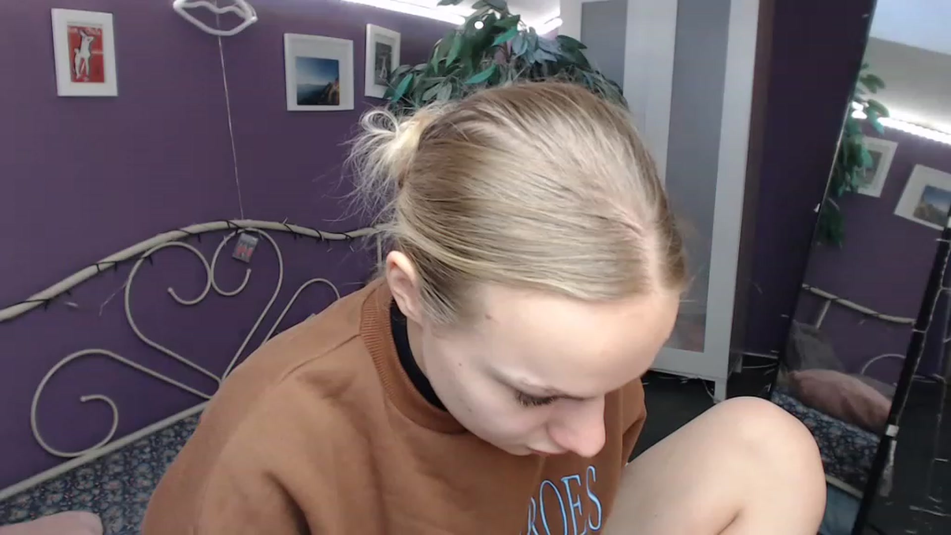 Gallery image thumbnail from JoanQueen's myfreecams stream on, 12/06/2022, 11:04 image 12 of 20