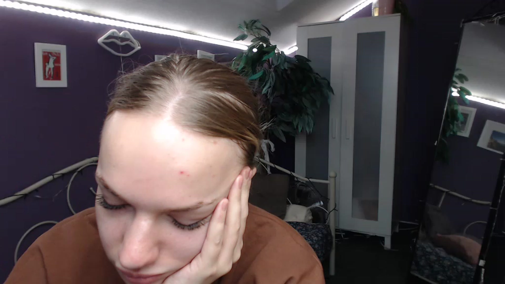 Gallery image thumbnail from JoanQueen's myfreecams stream on, 12/06/2022, 14:44 image 1 of 20