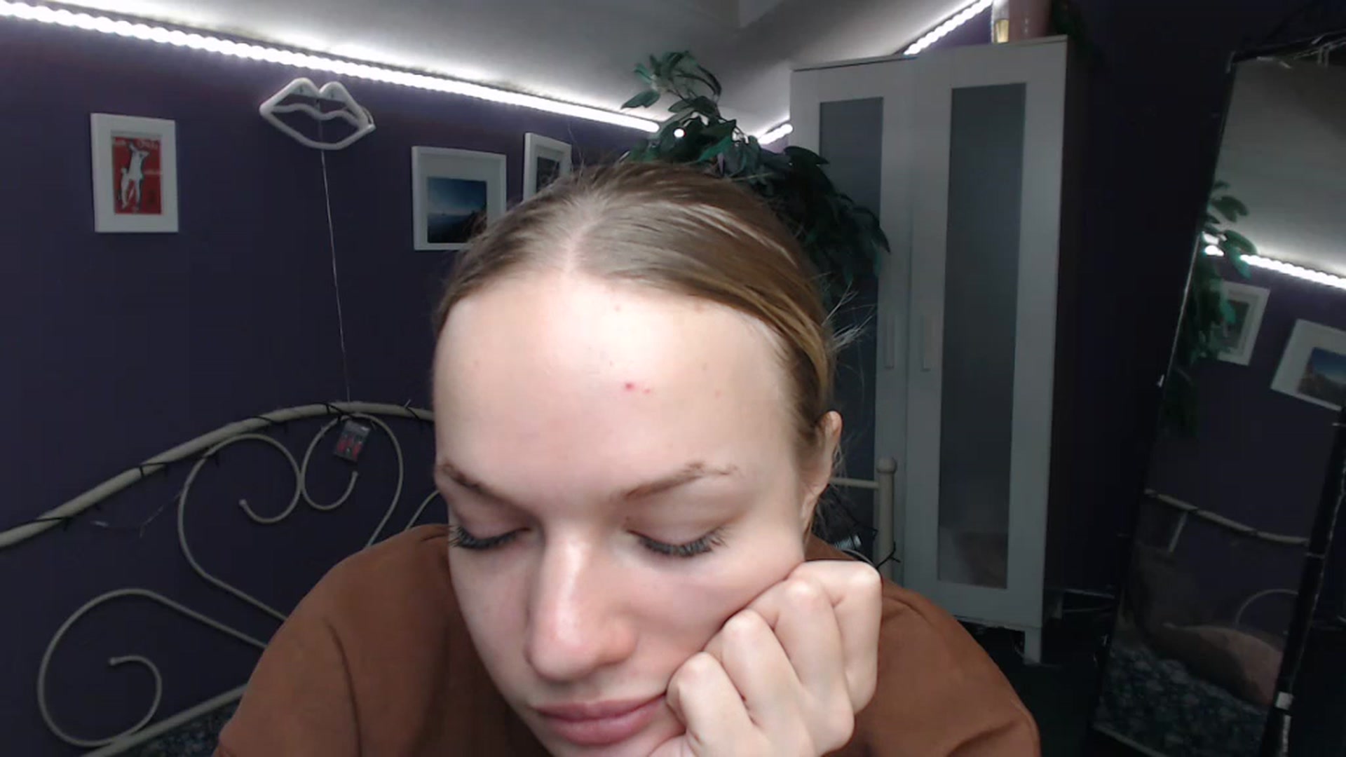 Gallery image thumbnail from JoanQueen's myfreecams stream on, 12/06/2022, 15:41 image 2 of 20