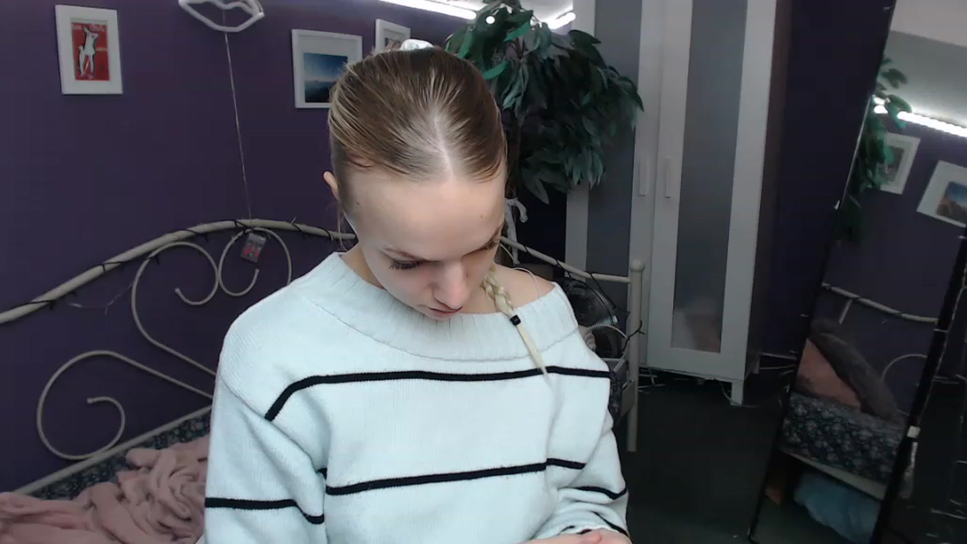 Gallery image thumbnail from JoanQueen's myfreecams stream on, 12/08/2022, 10:19 image 13 of 20