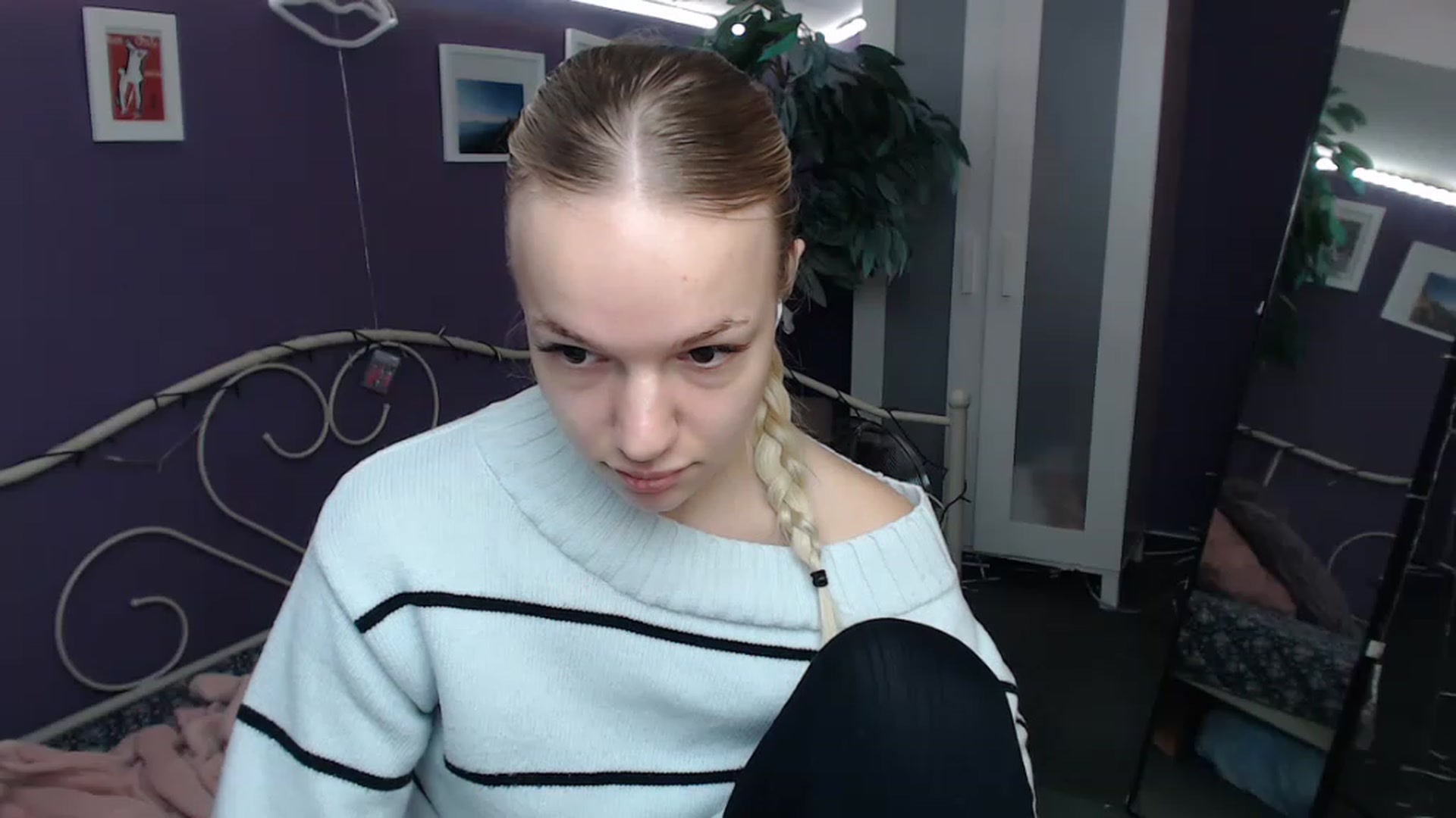 Gallery image thumbnail from JoanQueen's myfreecams stream on, 12/08/2022, 10:19 image 18 of 20