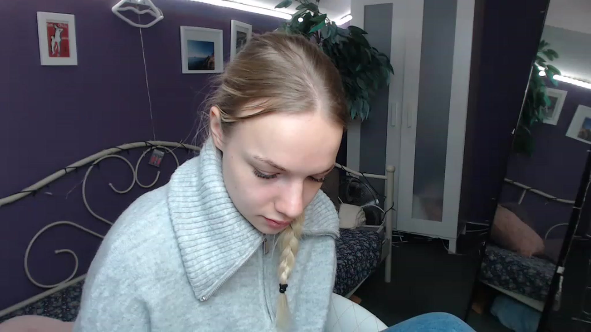 Gallery image thumbnail from JoanQueen's myfreecams stream on, 12/09/2022, 09:59 image 1 of 20