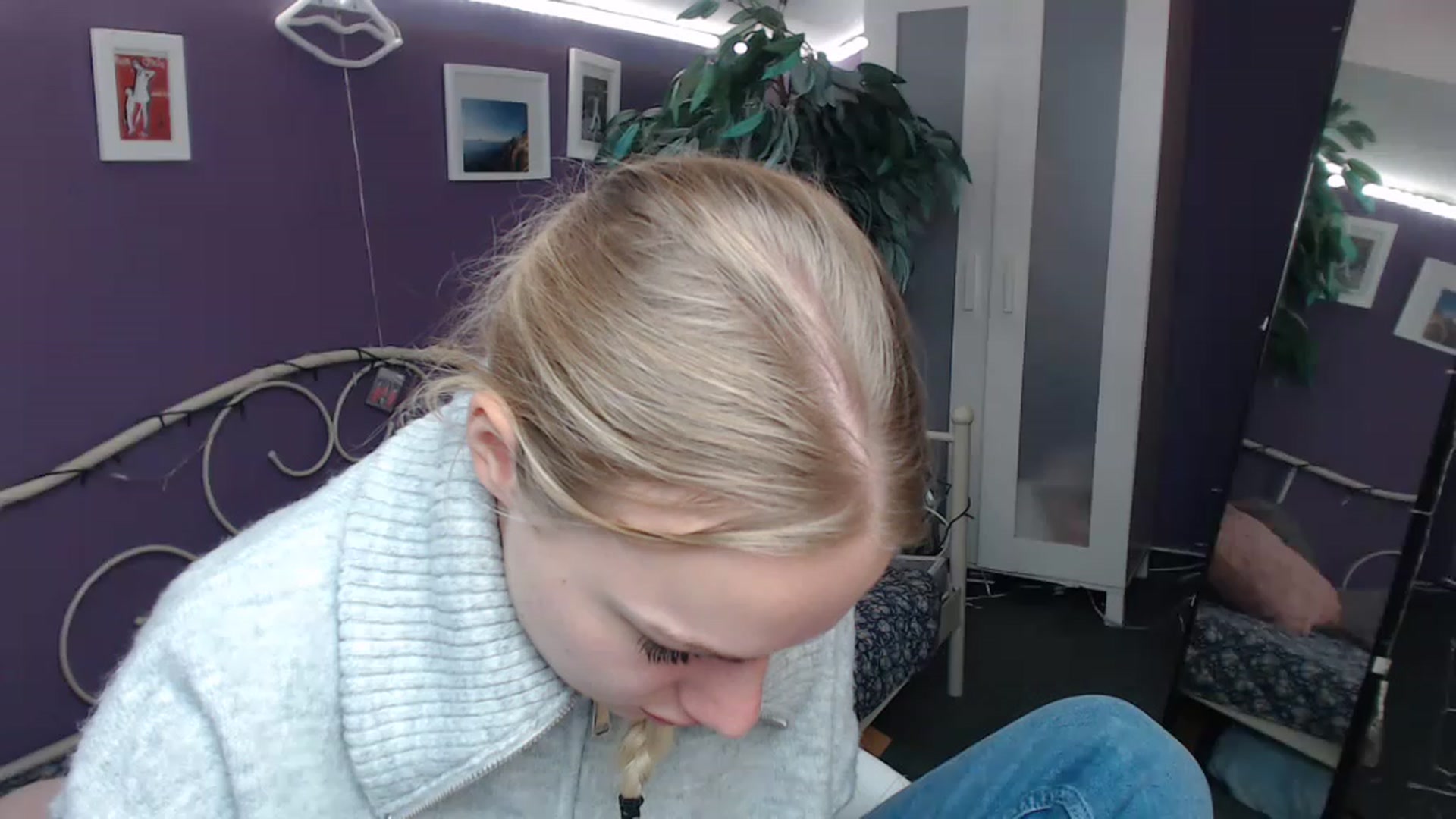 Gallery image thumbnail from JoanQueen's myfreecams stream on, 12/09/2022, 09:59 image 13 of 20