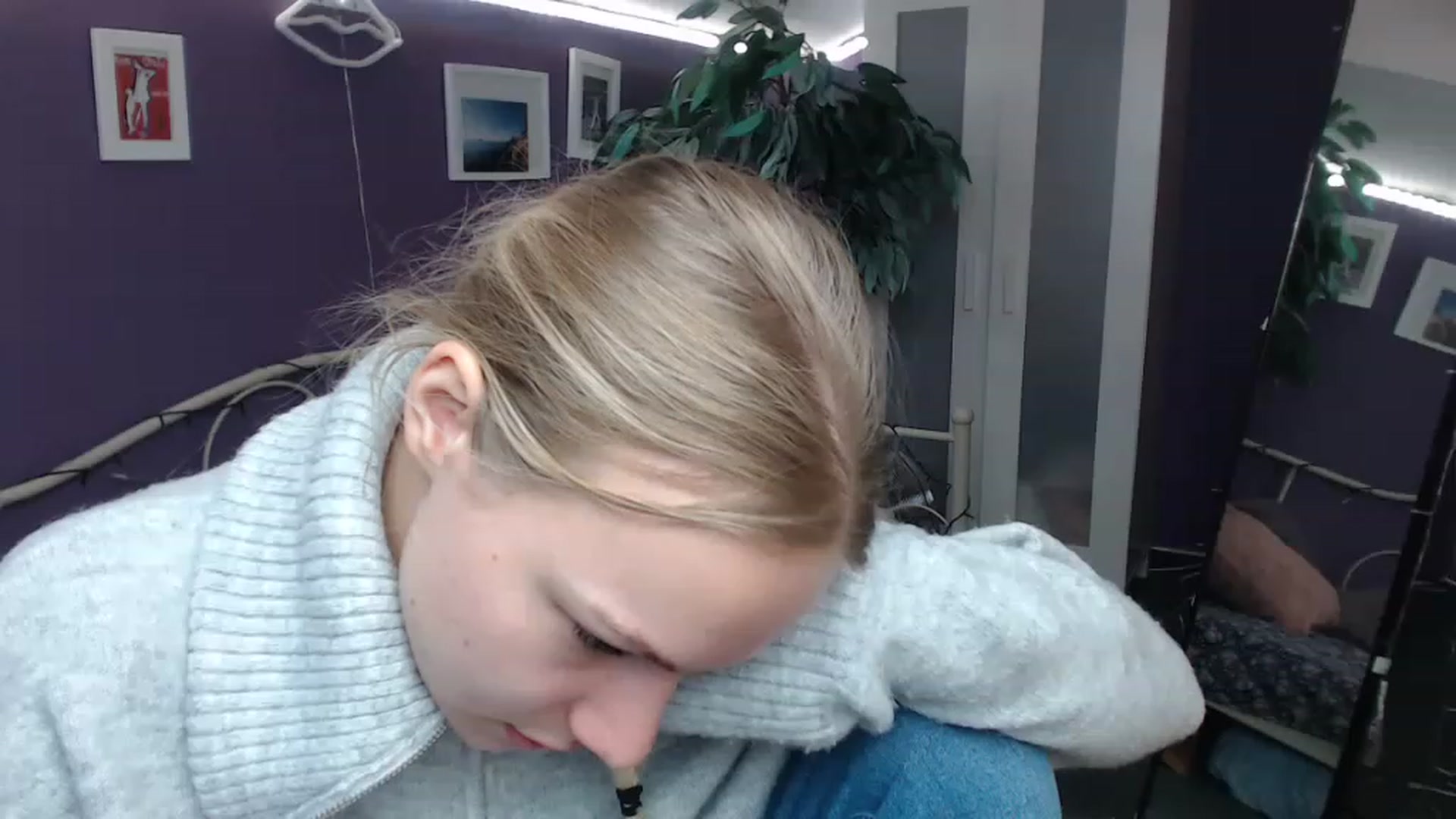 Gallery image thumbnail from JoanQueen's myfreecams stream on, 12/09/2022, 09:59 image 10 of 20