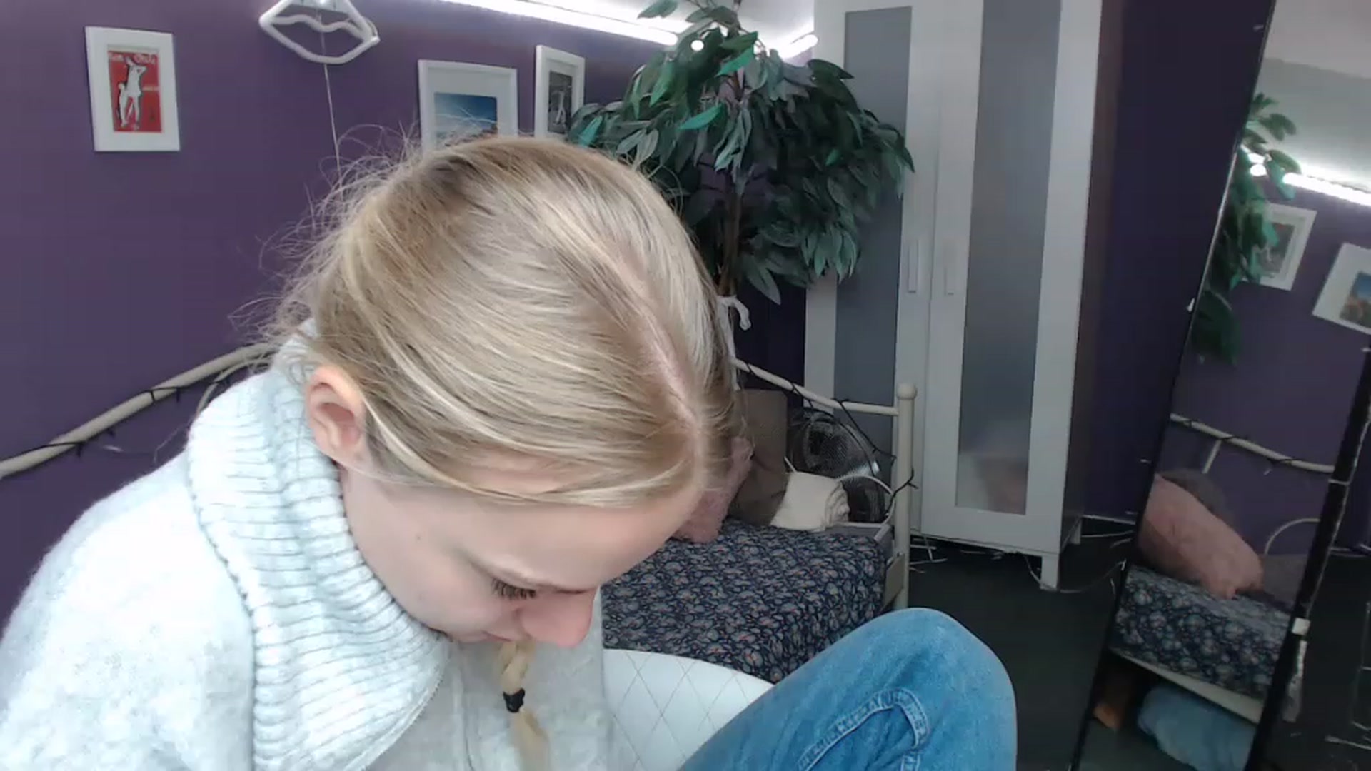 Gallery image thumbnail from JoanQueen's myfreecams stream on, 12/09/2022, 09:59 image 5 of 20