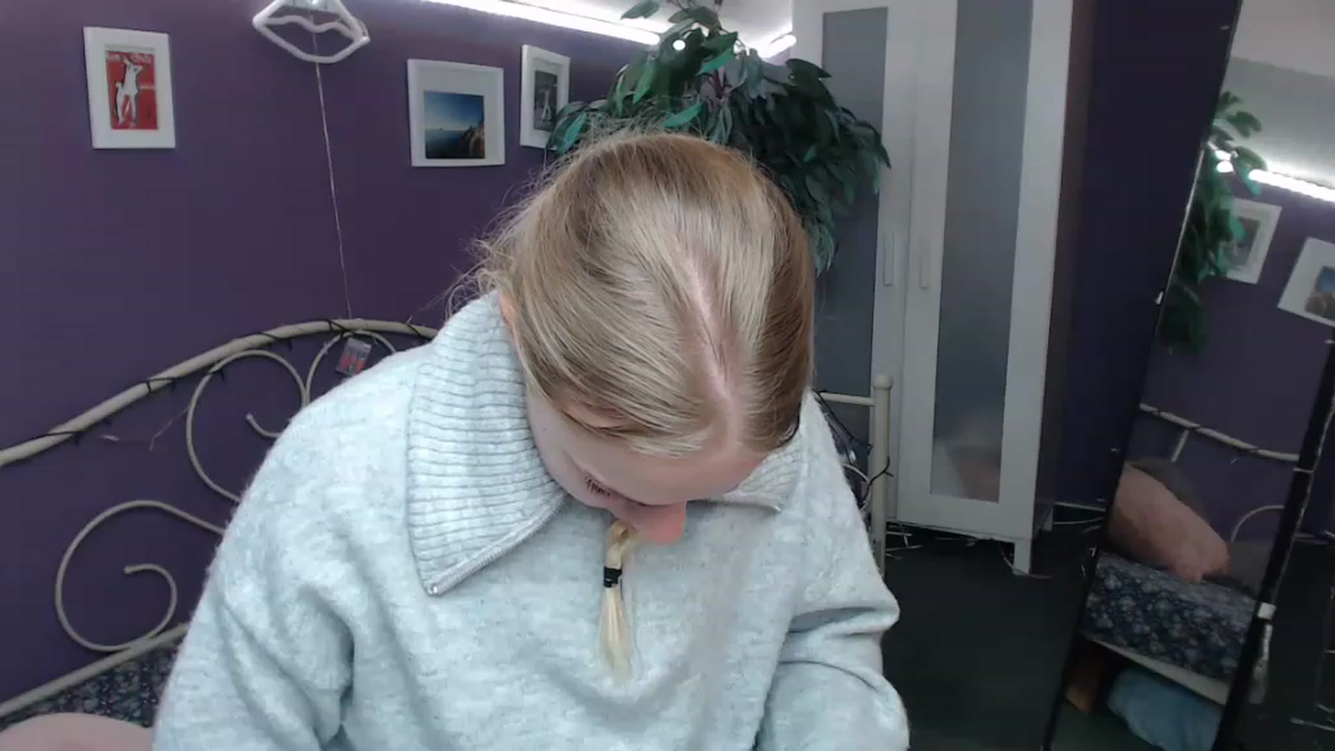 Gallery image thumbnail from JoanQueen's myfreecams stream on, 12/09/2022, 09:59 image 18 of 20