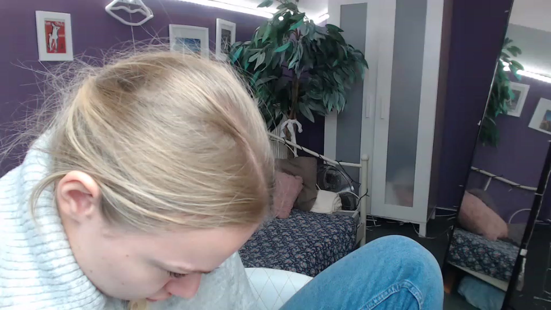 Gallery image thumbnail from JoanQueen's myfreecams stream on, 12/09/2022, 11:02 image 12 of 20