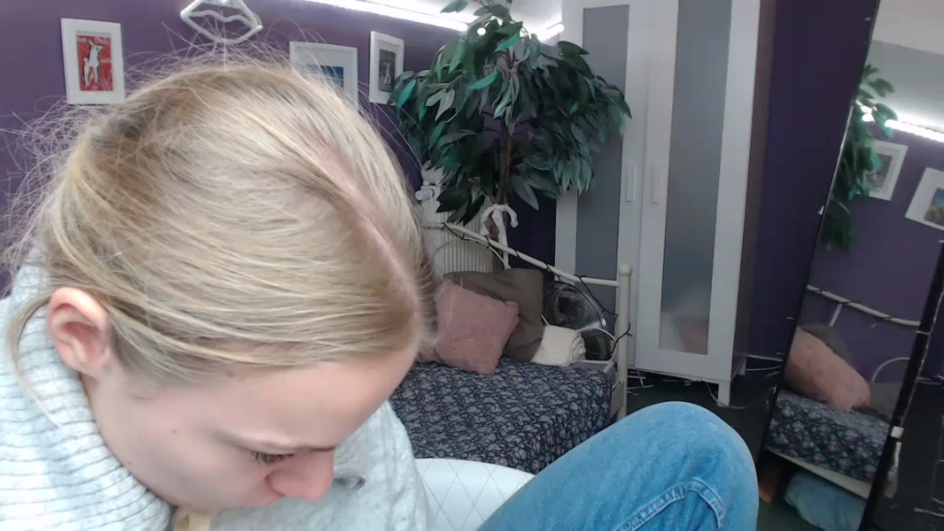 Gallery image thumbnail from JoanQueen's myfreecams stream on, 12/09/2022, 11:02 image 14 of 20